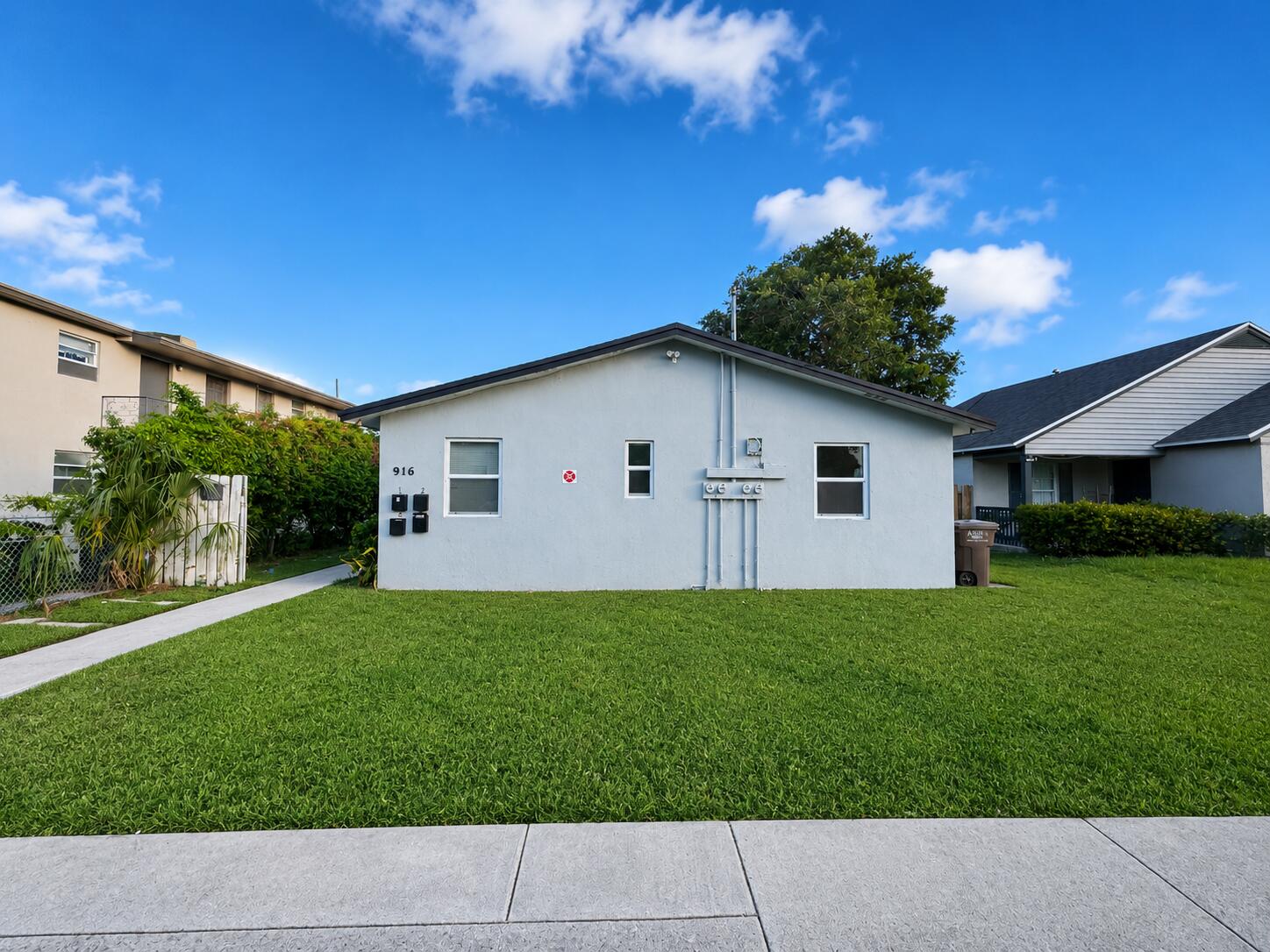 Welcome home to this charming 2-bedroom, 1-bath unit offering 700 sq. ft. of thoughtfully designed living space. Featuring a functional single-story layout, this cozy residence maximizes comfort and convenience. Located in the heart of West Palm Beach, you'll enjoy easy access to downtown dining, shopping, entertainment, and everything the city has to offer. Perfect for anyone seeking an affordable rental in a prime location. Schedule your showing today!