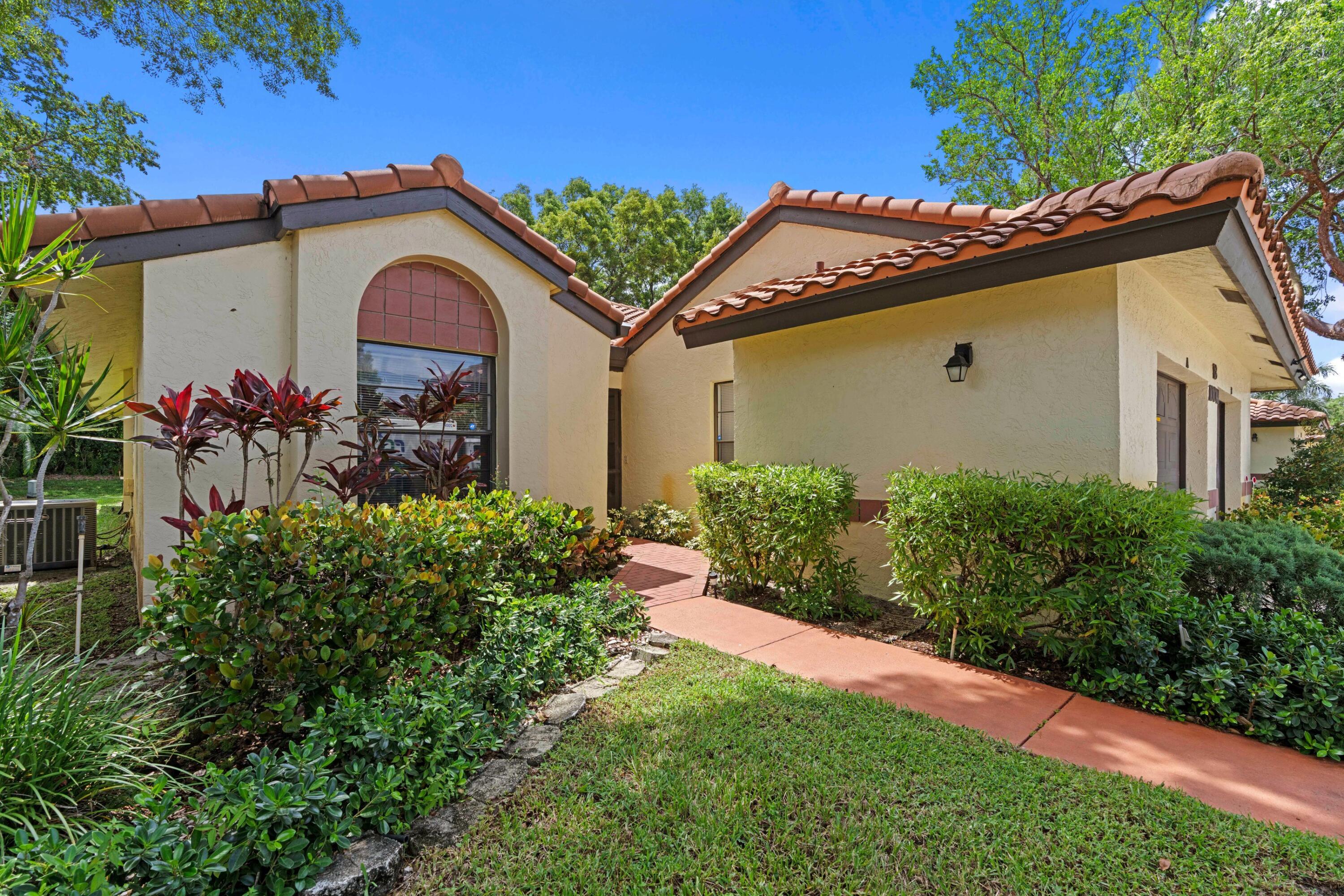 PALM CHASE LAKES CONDO - Residential