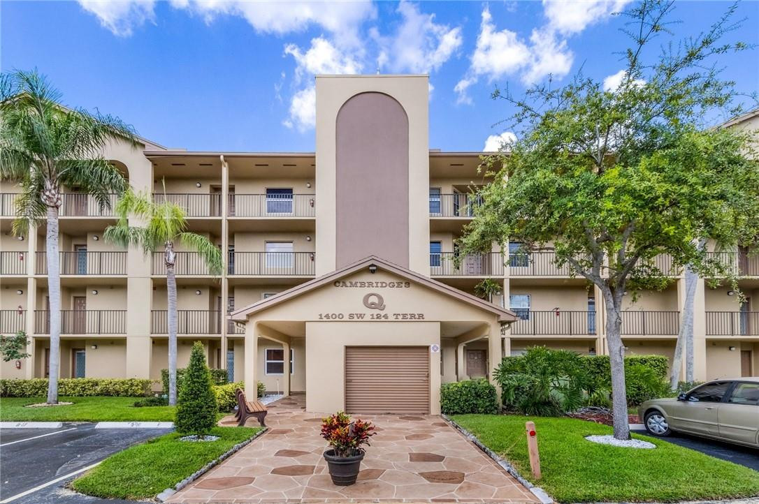 CENTURY VILLAGE - Residential Lease