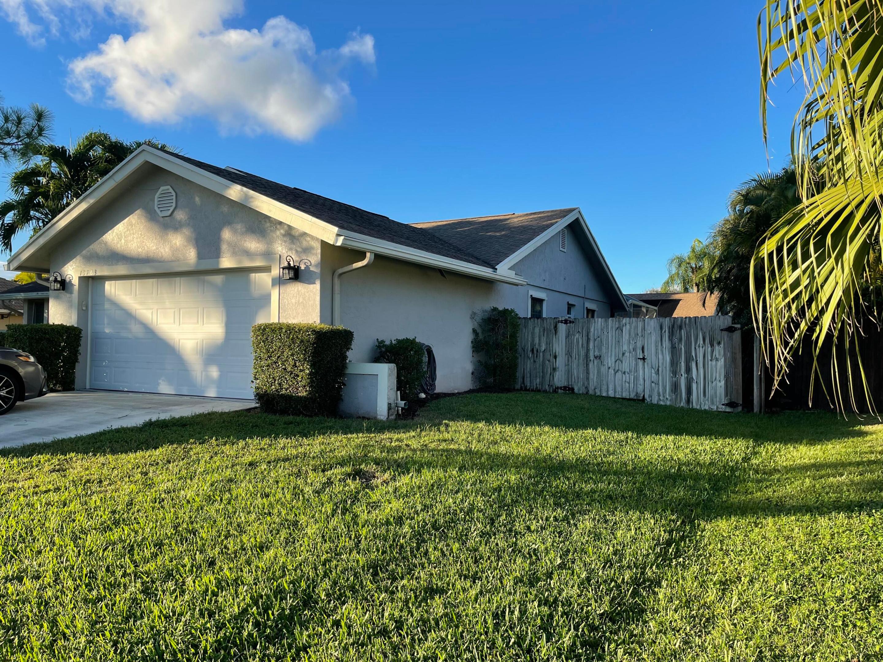 GREENVIEW SHORES 2 OF WELLINGTON - Residential