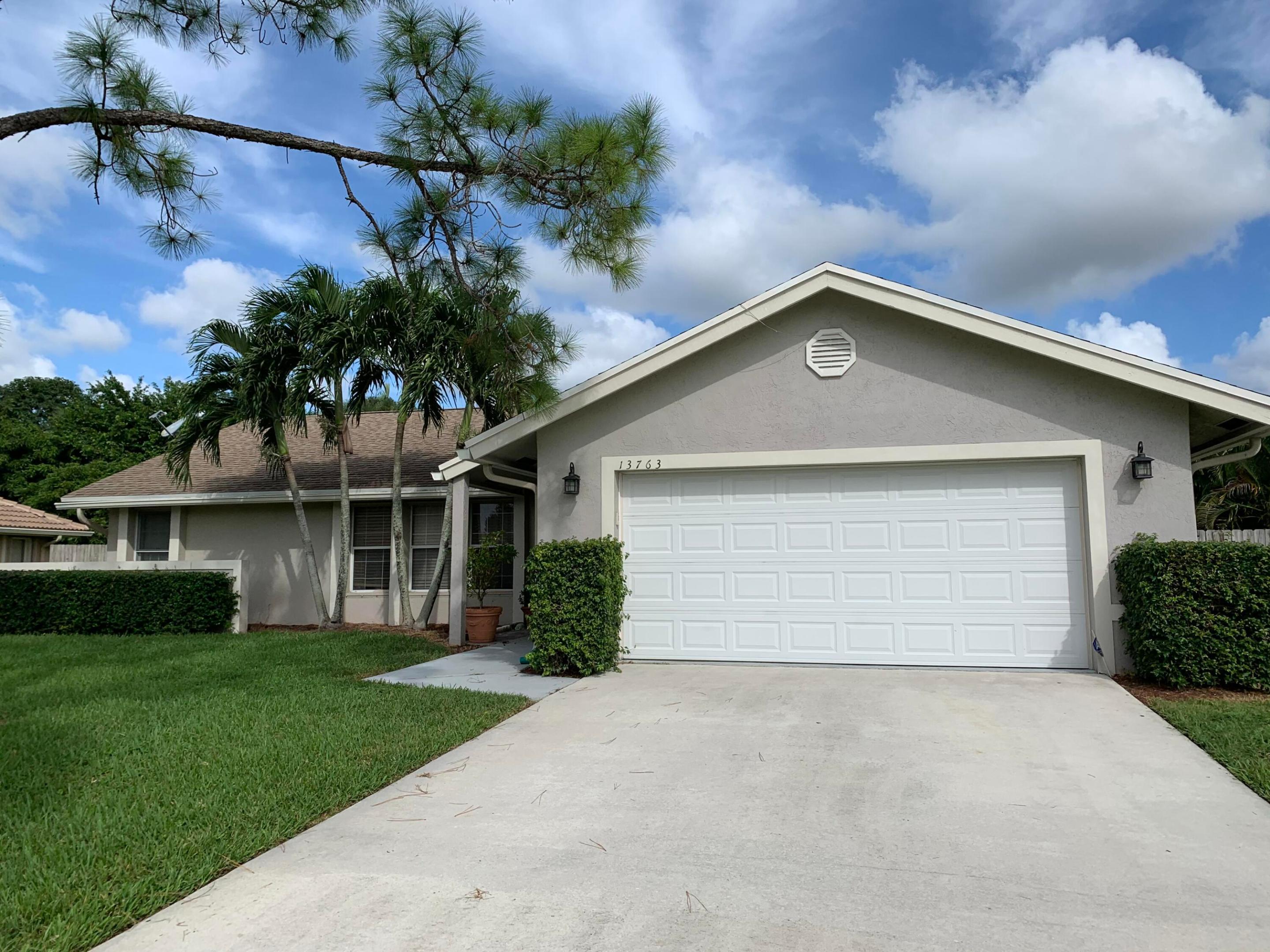 Beautiful 3 bedroom, 2 bathroom home with a private pool in a prime location and no HOA! Conveniently located near the Winter Equestrian Festival and major equestrian venues, this home is also close to top-rated schools, restaurants, shopping centers, and everything Wellington has to offer.  Don't miss the opportunity to live in this beautiful home. Homes like this don't come on the market often!