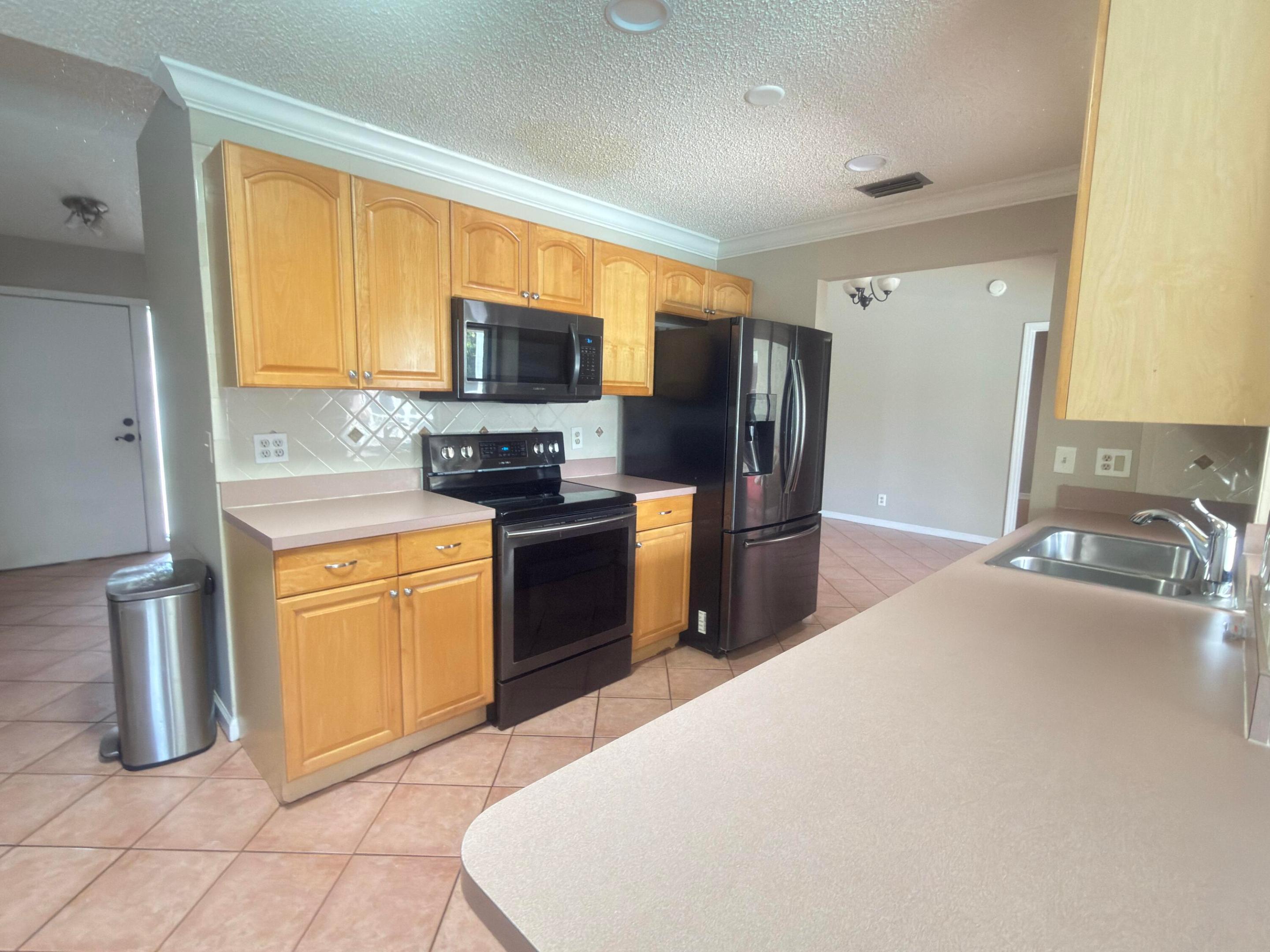 GREENVIEW SHORES 2 OF WELLINGTON - Residential
