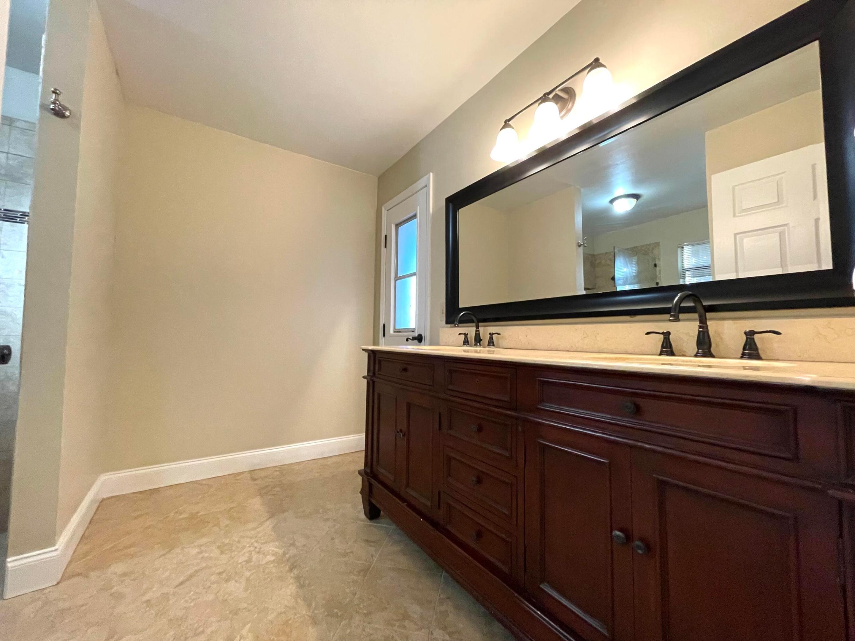 GREENVIEW SHORES 2 OF WELLINGTON - Residential