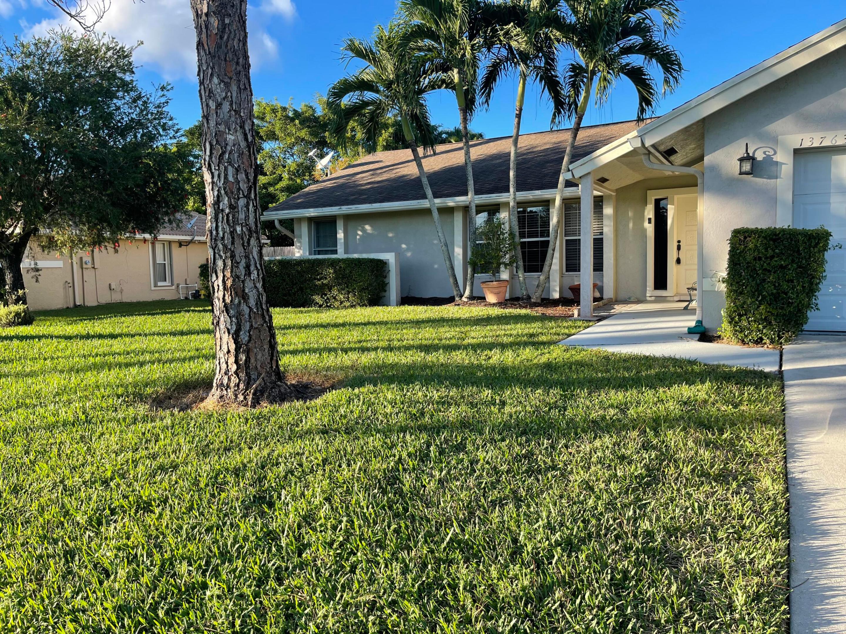 GREENVIEW SHORES 2 OF WELLINGTON - Residential
