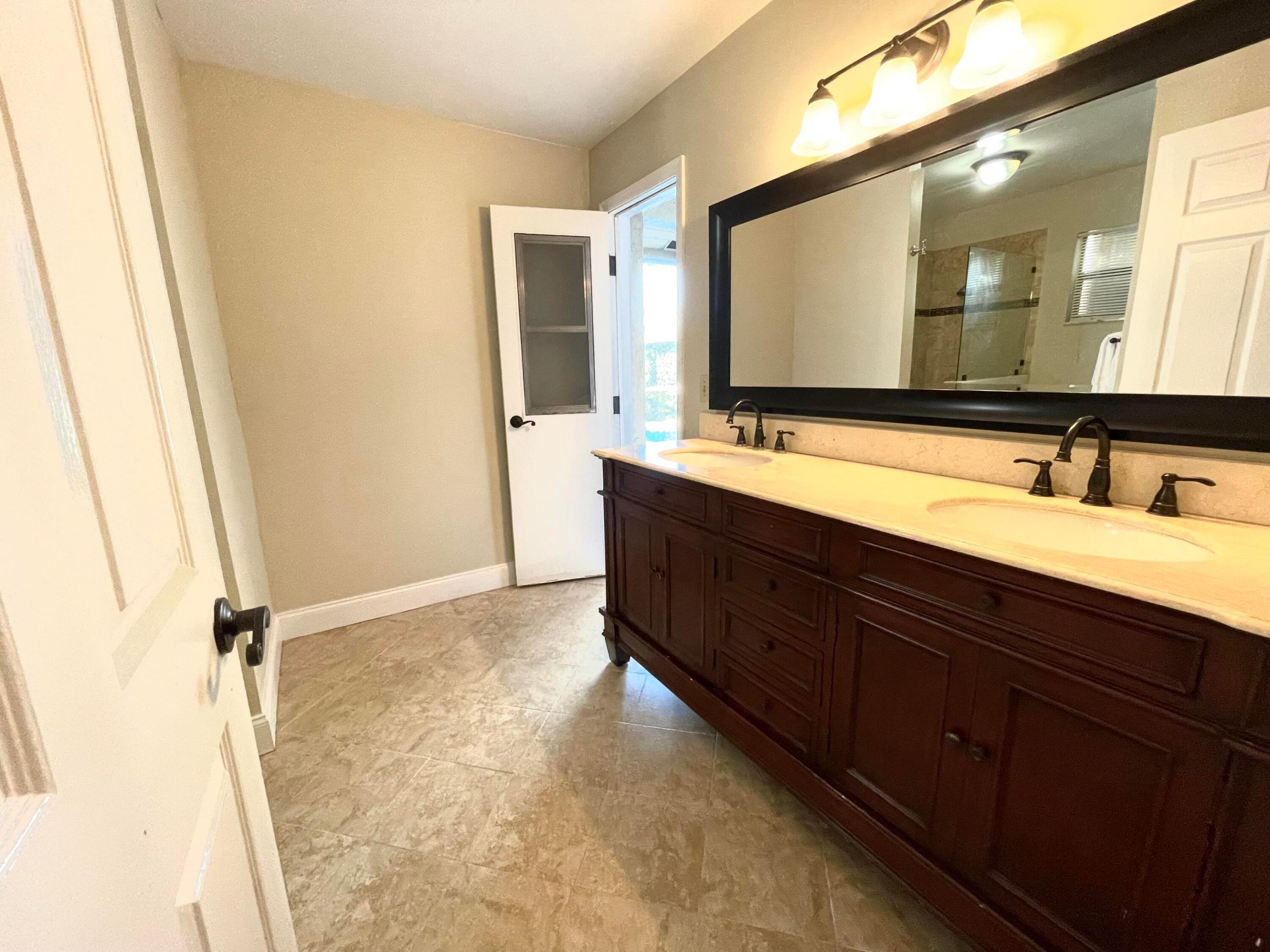 GREENVIEW SHORES 2 OF WELLINGTON - Residential