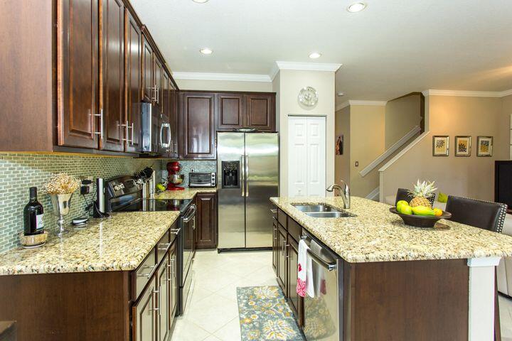 WELLINGTON PARC - Residential Lease
