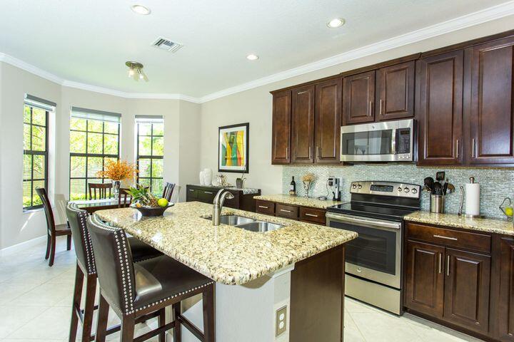 WELLINGTON PARC - Residential Lease
