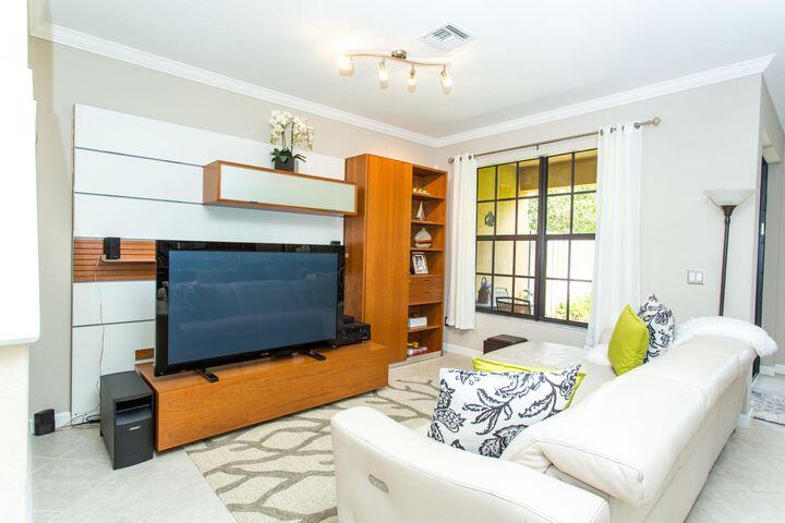 WELLINGTON PARC - Residential Lease