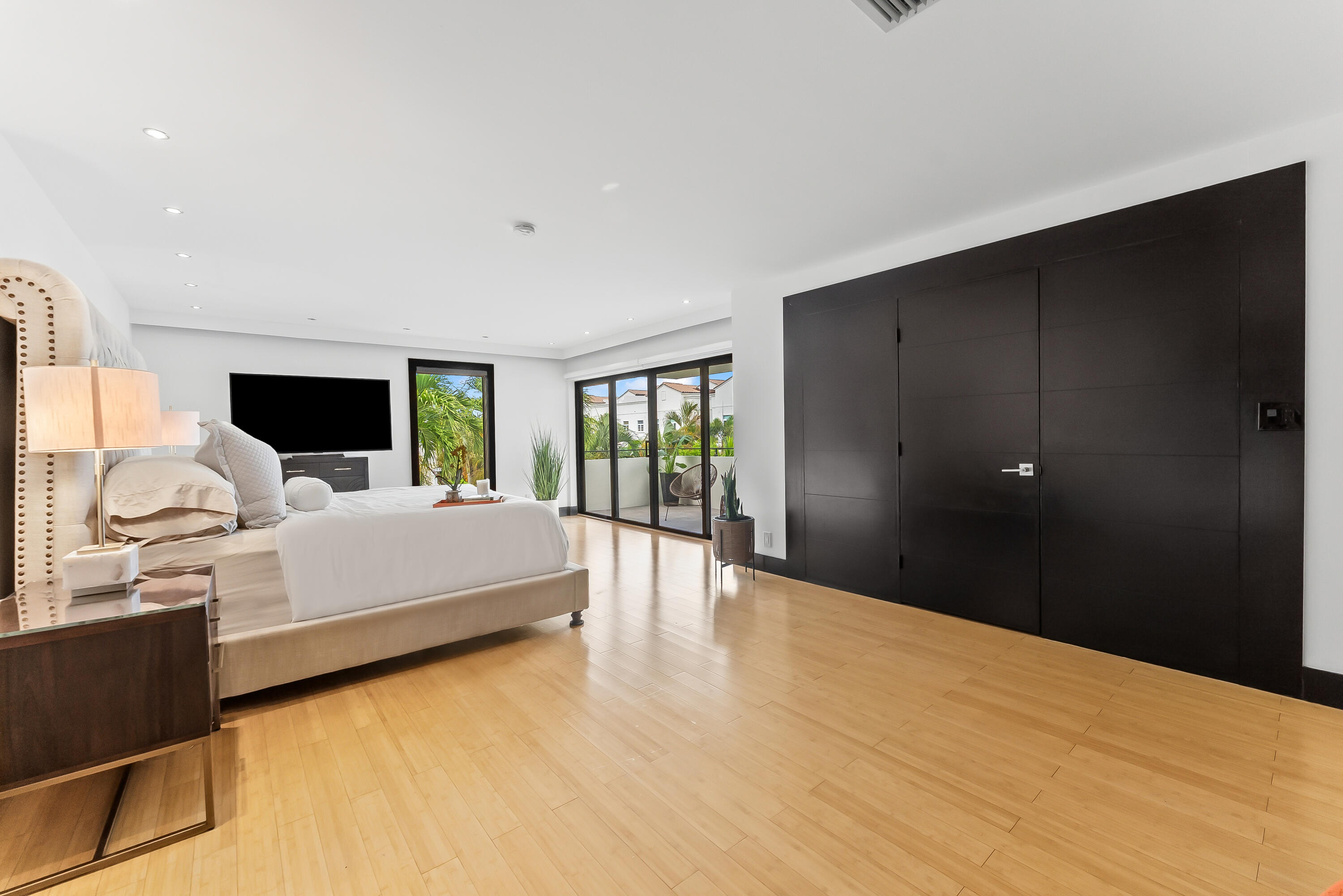 76 ISLE OF VENICE CO-OP - Residential