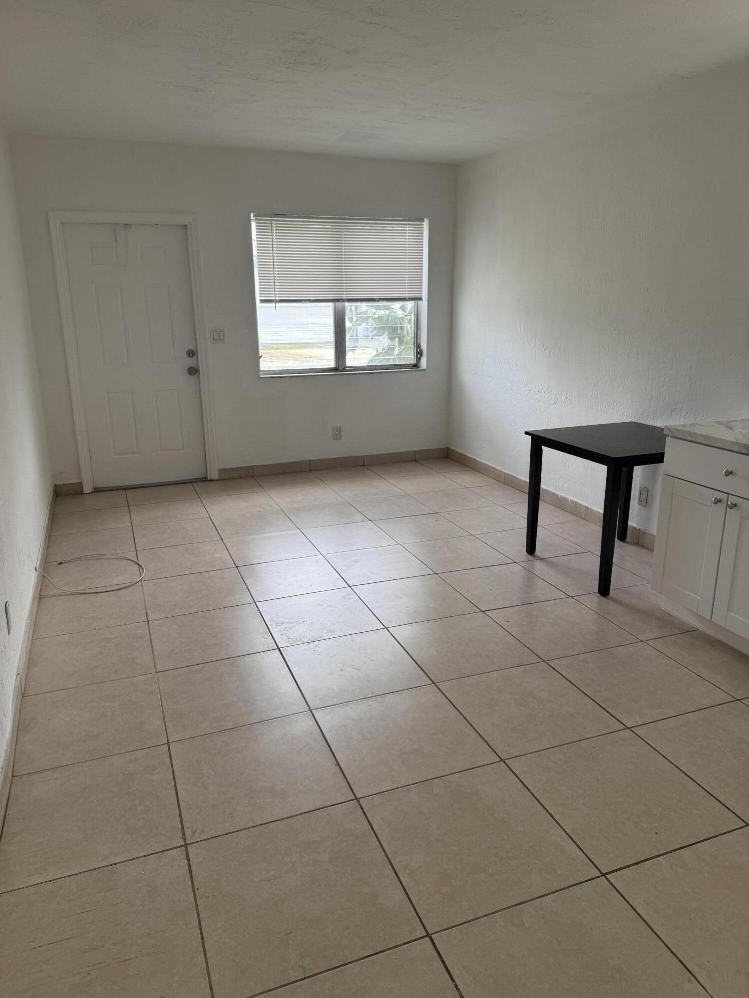 HOLLYWOOD PINES ESTATES - Residential Lease