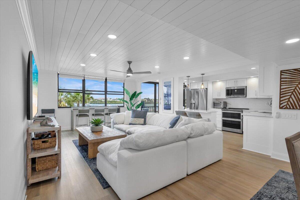 JUPITER COVE CONDO - Residential