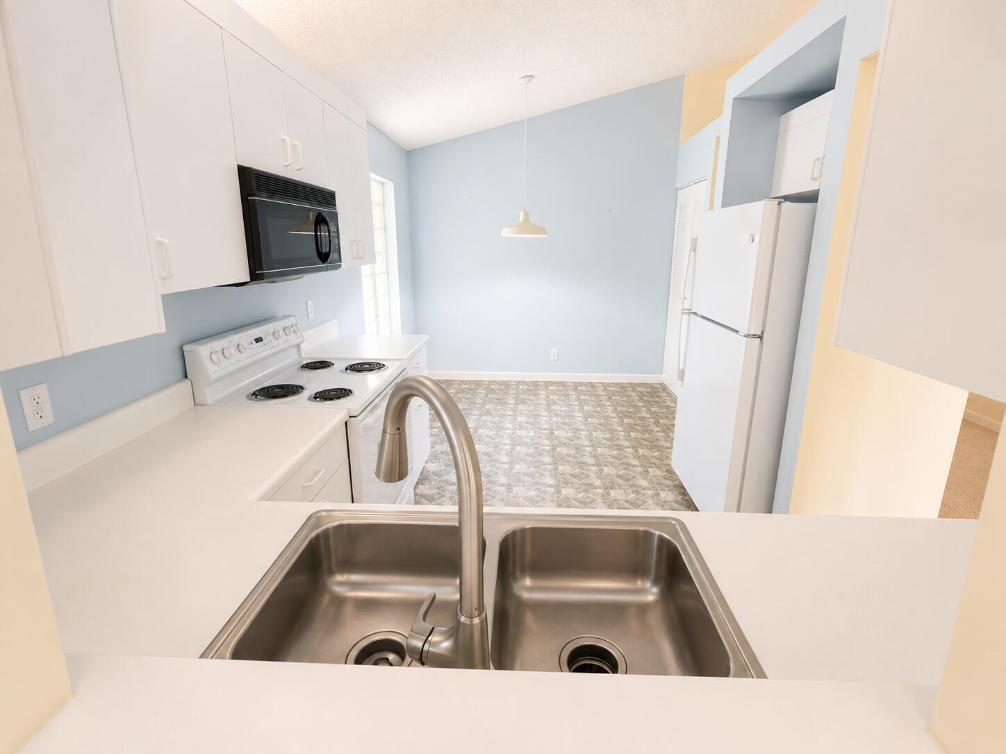 PRINCETON PLACE AT GABLES END - Residential