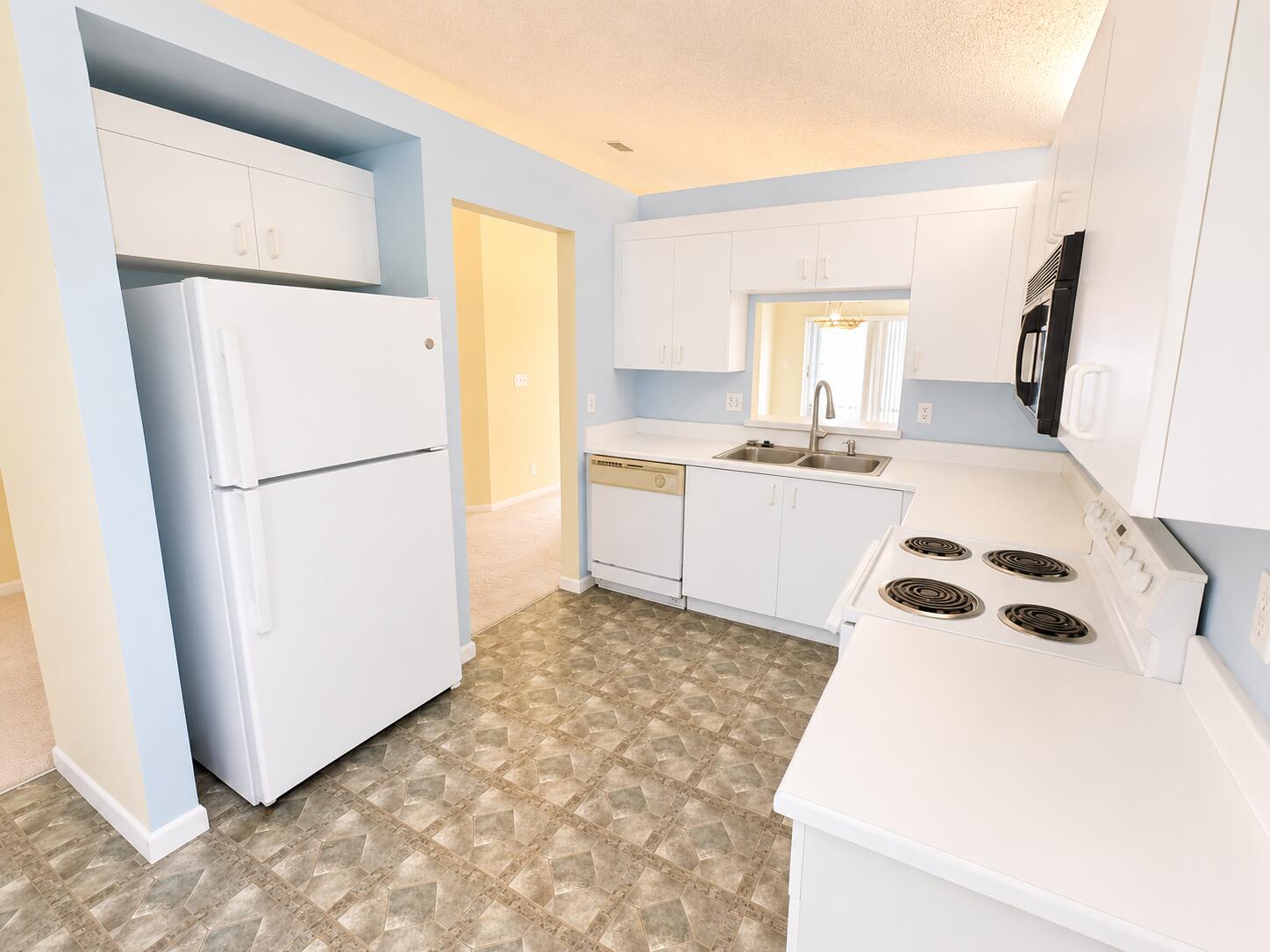 PRINCETON PLACE AT GABLES END - Residential