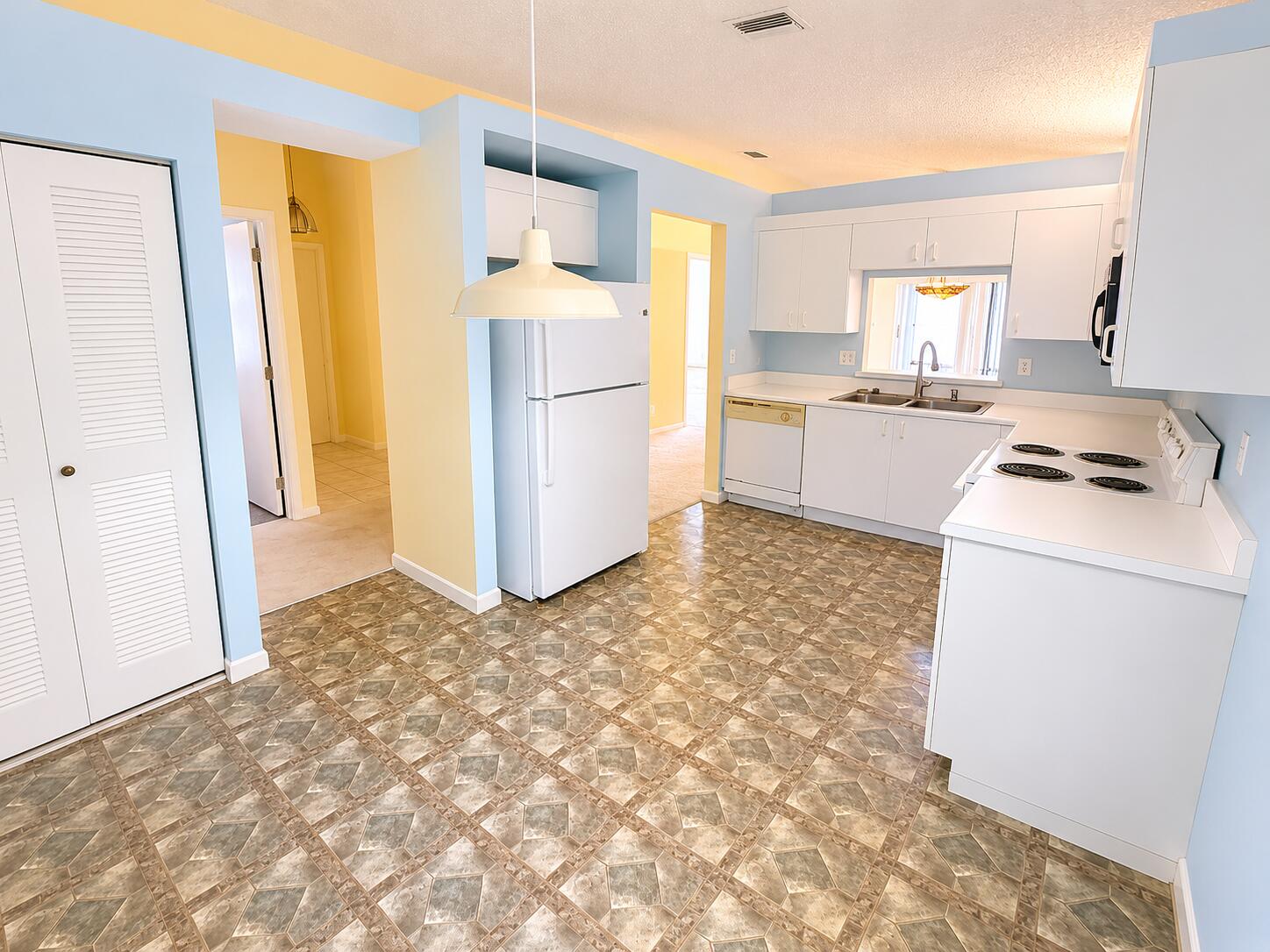 PRINCETON PLACE AT GABLES END - Residential