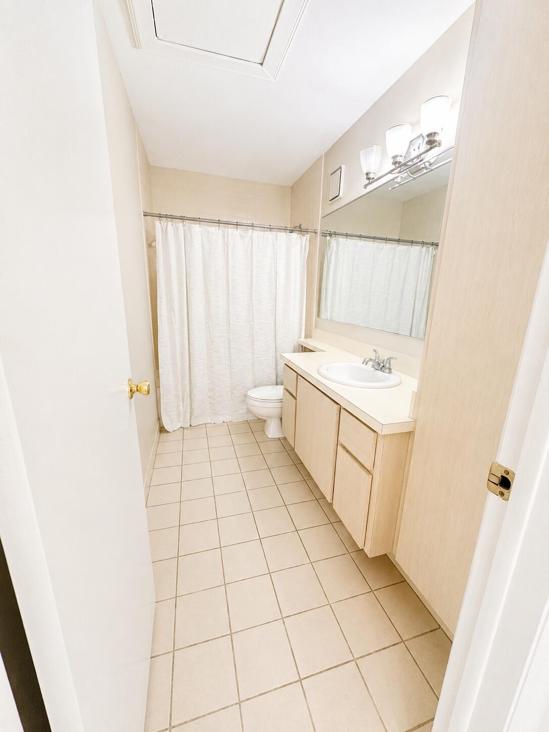 STAMFORD AT THE VILLAGES OF PALM BEACH L - Residential Lease