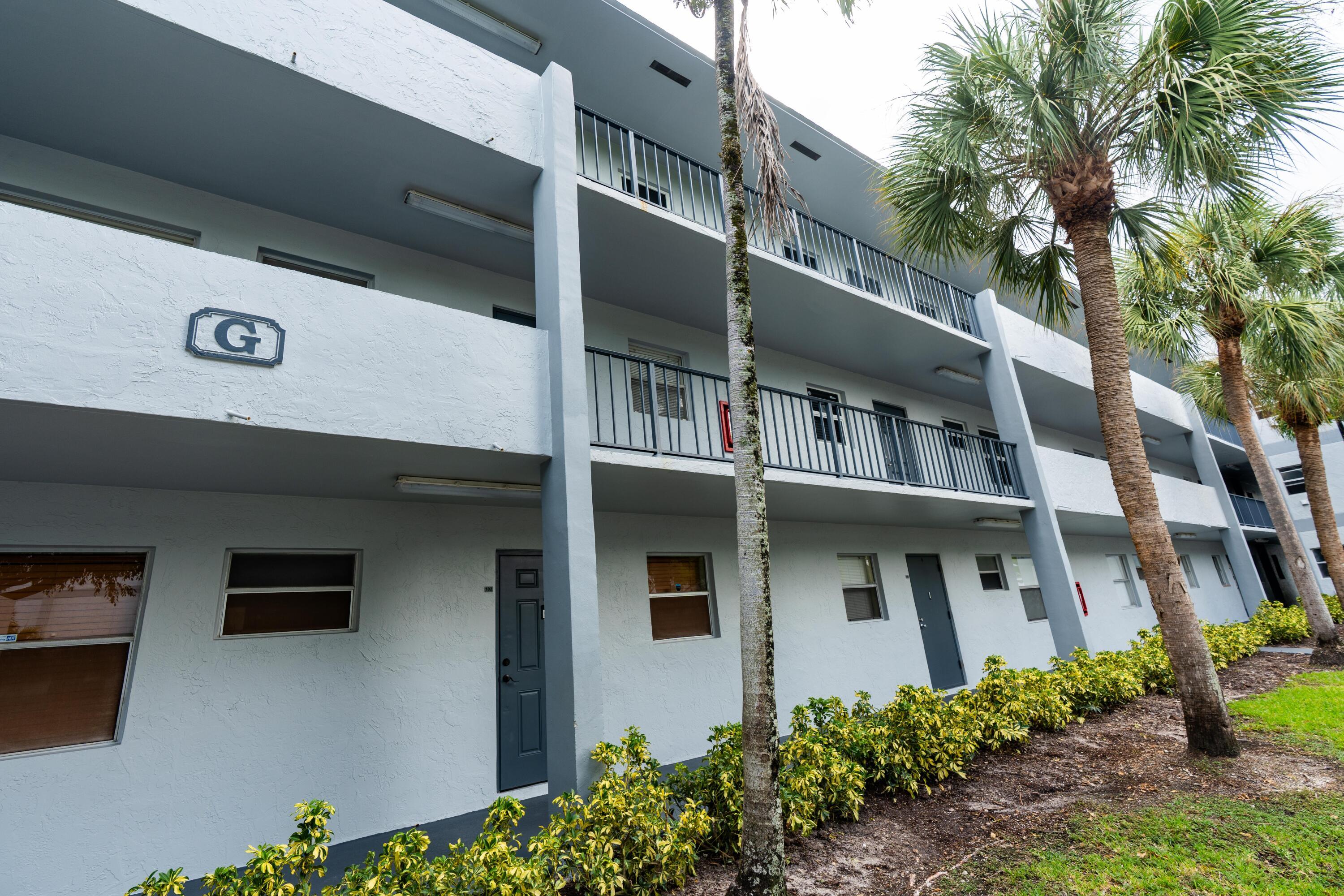 SANDS POINT CONDOMINIUM III - Residential