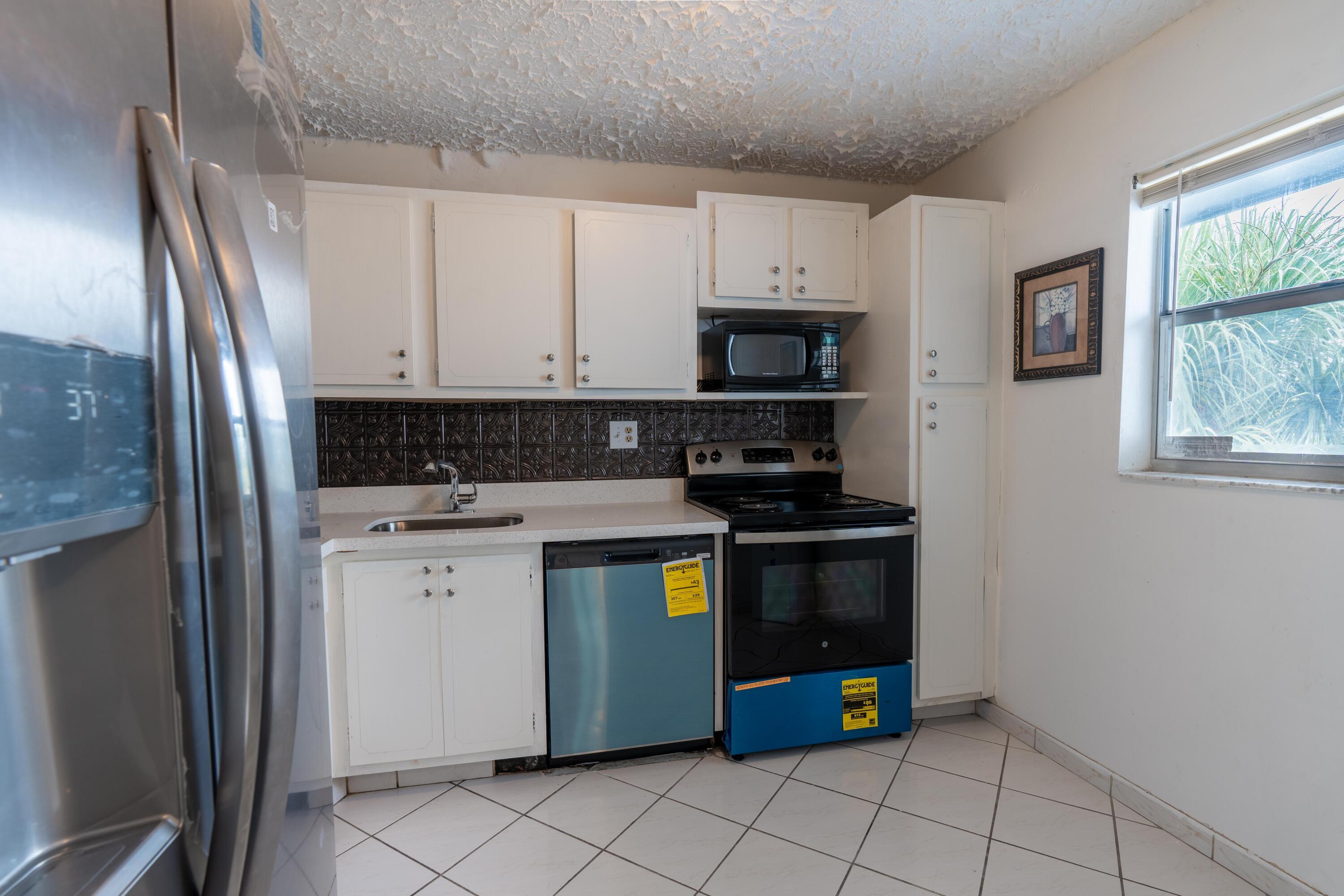 SANDS POINT CONDOMINIUM III - Residential