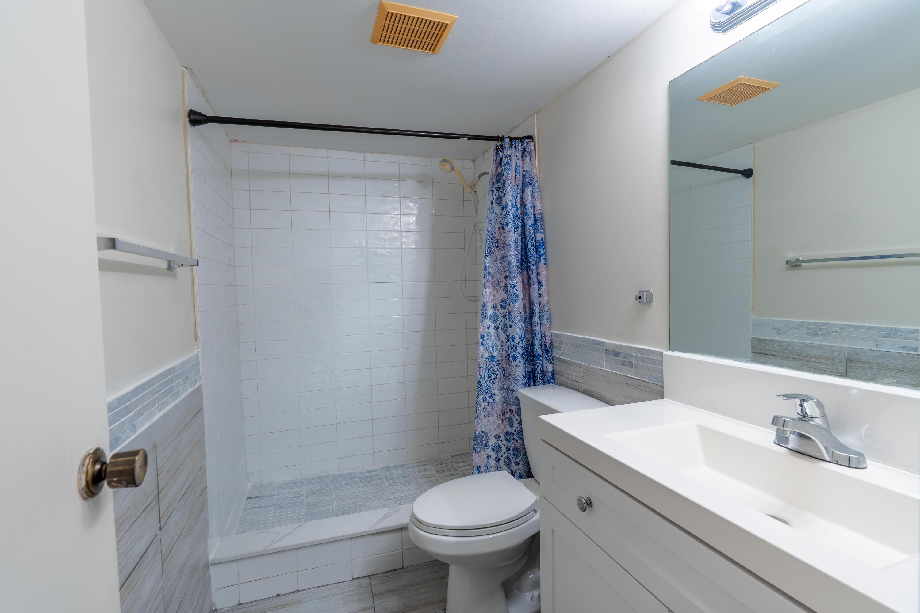SANDS POINT CONDOMINIUM III - Residential
