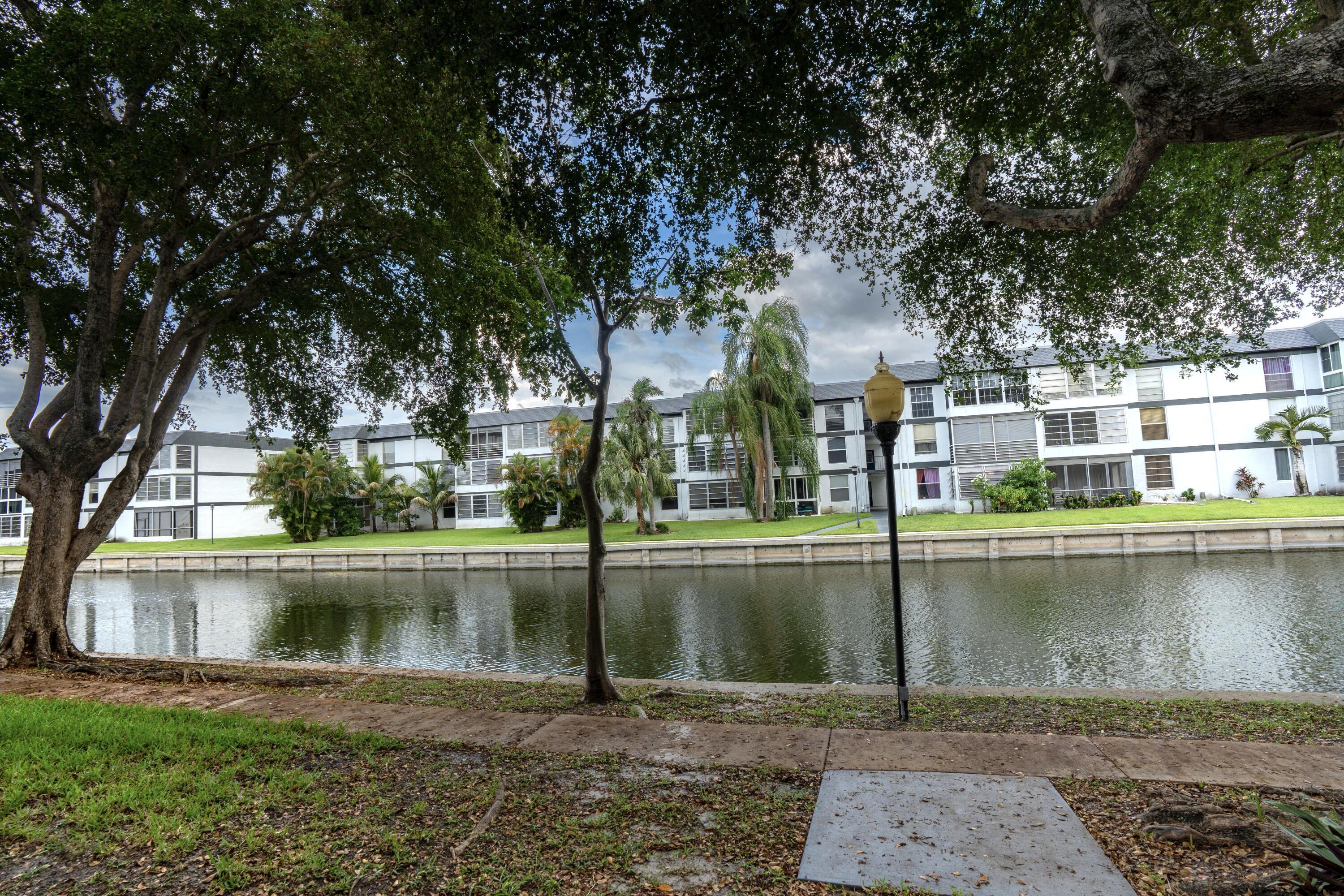 SANDS POINT CONDOMINIUM III - Residential