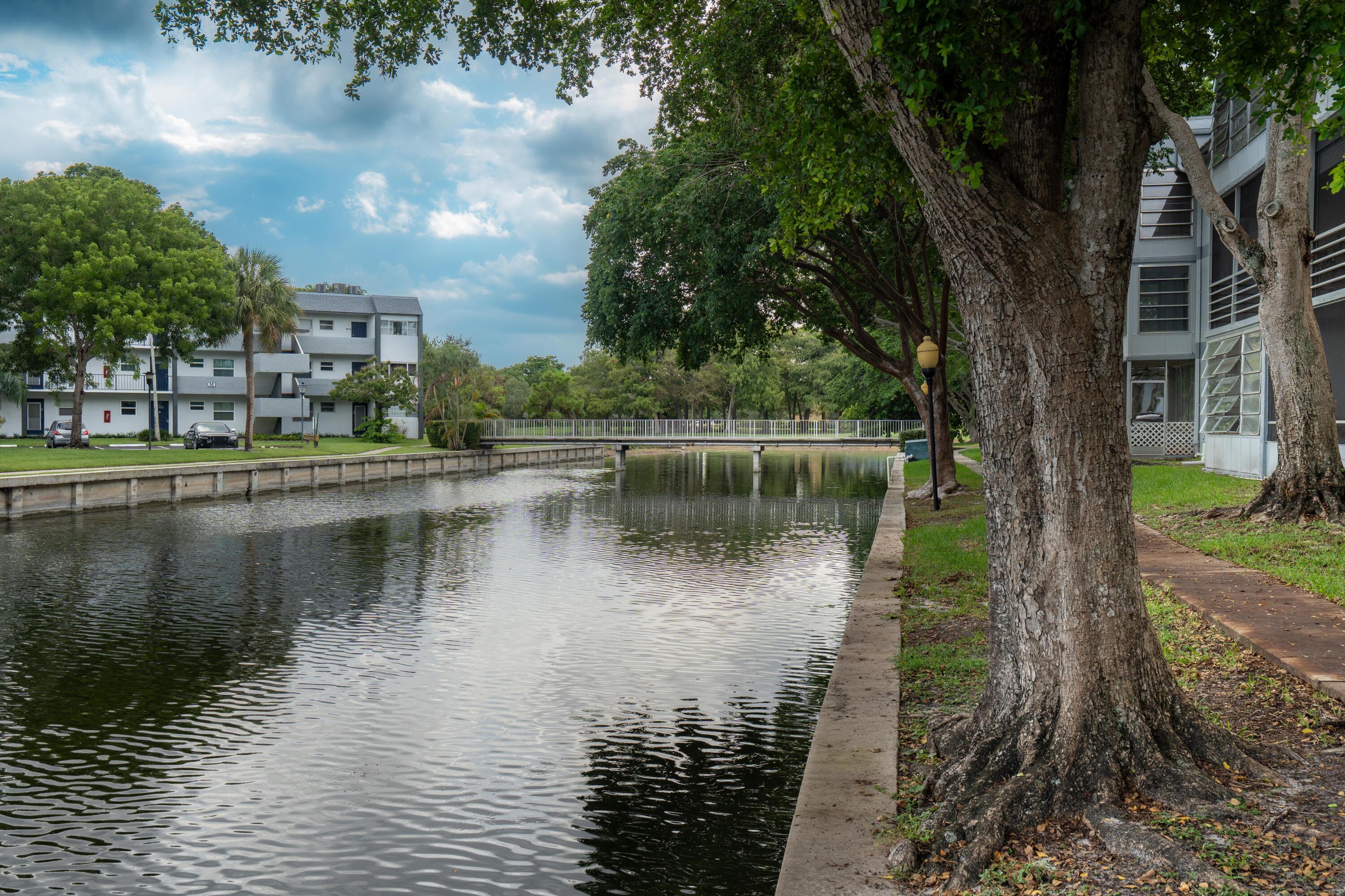 SANDS POINT CONDOMINIUM III - Residential
