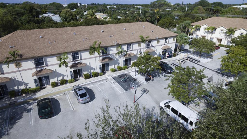 19 Unit Townhouse for Sale 701A-711B. Townhouse being sold as a whole and not individual units. Units include 3bedrooms 2 bathrooms (furniture negotiable). Call for information or showings.
