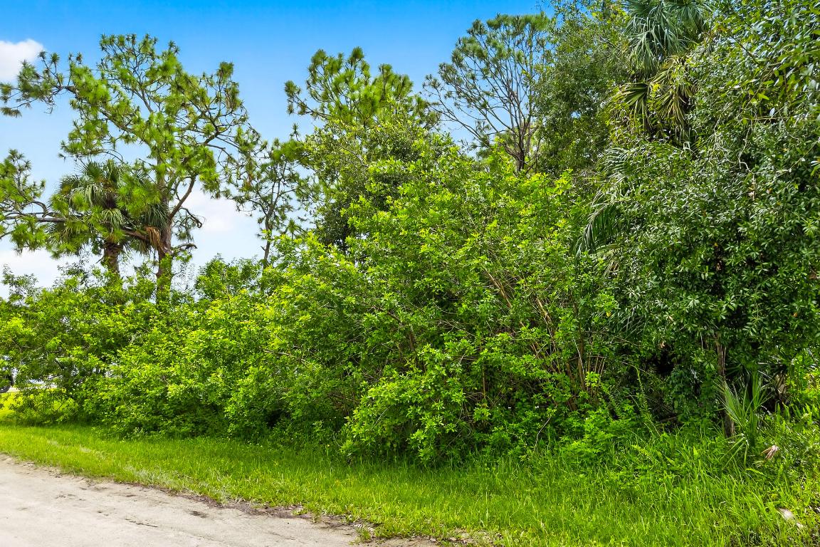 No HOA! Build your dream home lot in Vero Lake Estates" where flip-flops can take you from your front door to Sebastian's sandy beaches in minutes. Close to shopping, dining, and everyday conveniences, this is coastal living made easy. Work, Play, and live in Paradise!