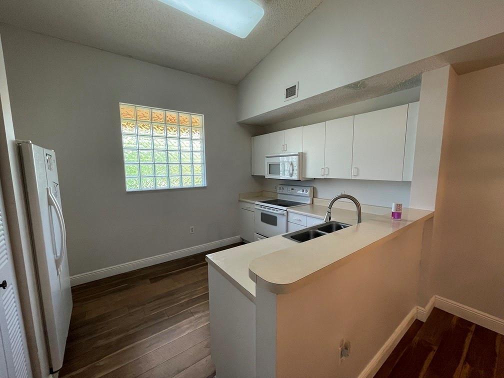 COURTYARDS AT DAVIE CONDO - Residential Lease