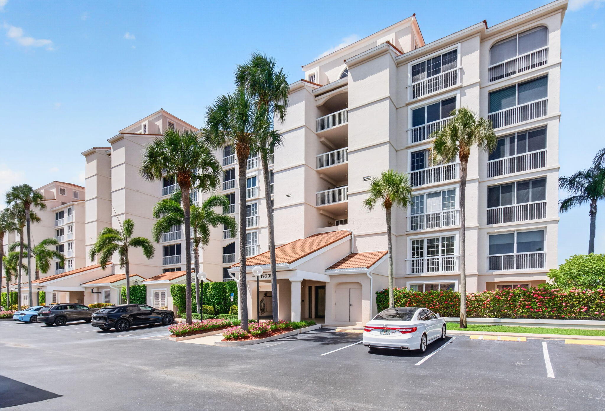 SPYGLASS WALK - Residential