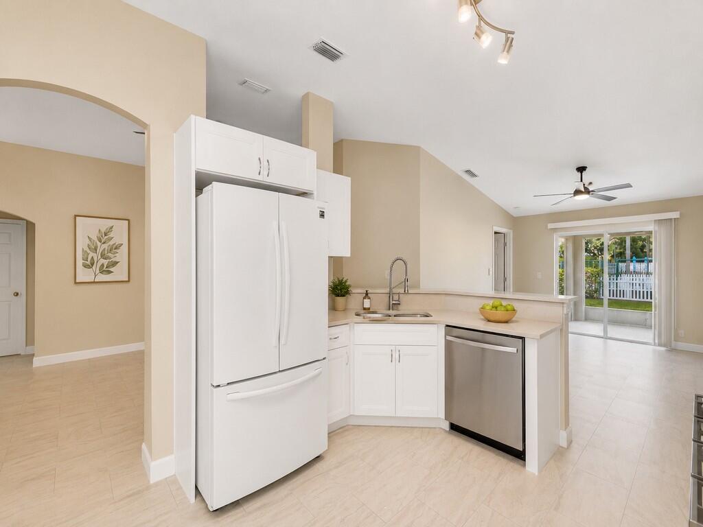 WATERFORD LAKES PHASE I SUBDIVISION - Residential Lease