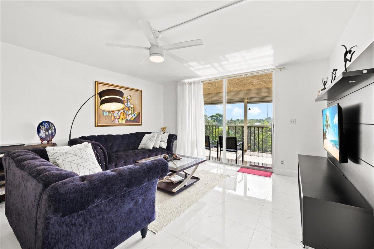 WATERS EDGE TOWERS CONDO - Residential