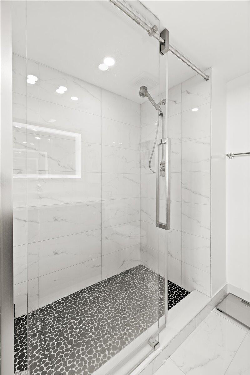 WATERS EDGE TOWERS CONDO - Residential