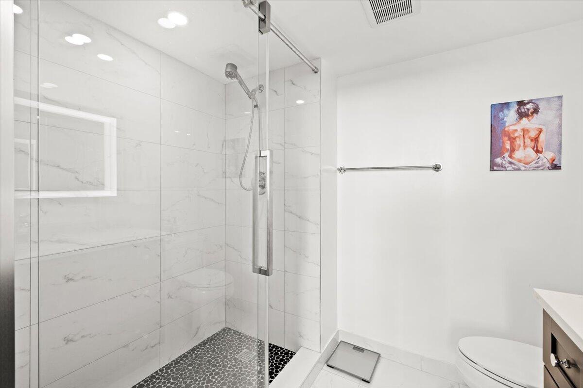WATERS EDGE TOWERS CONDO - Residential