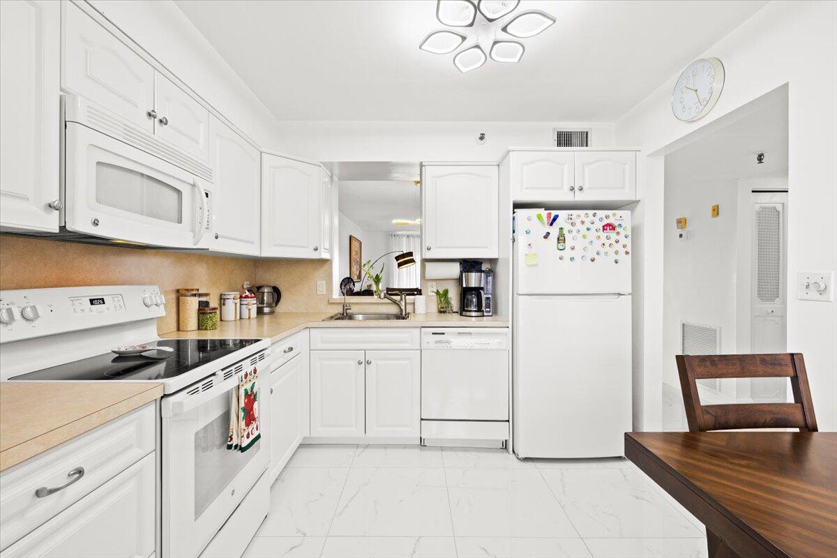 WATERS EDGE TOWERS CONDO - Residential