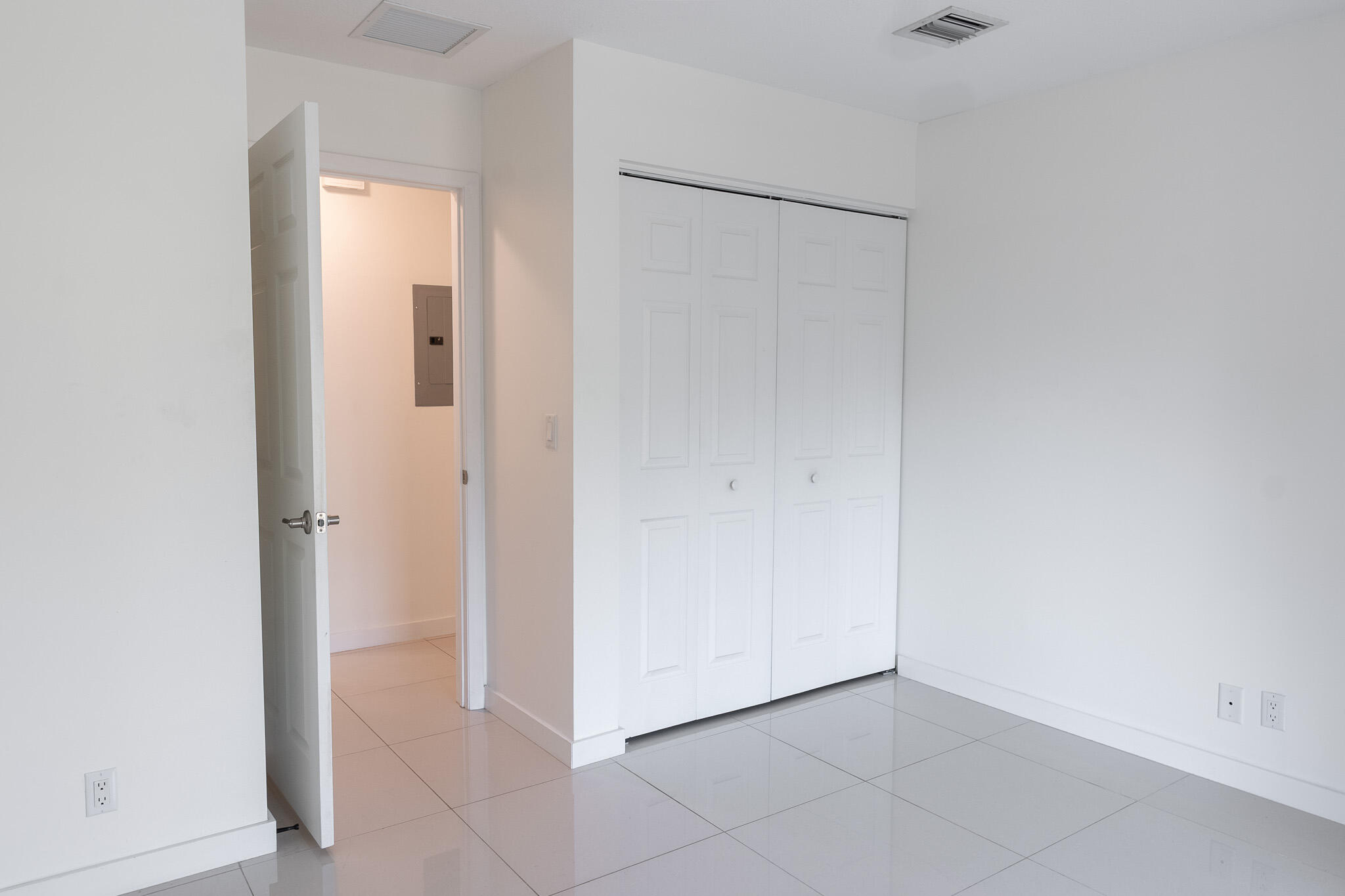 CABOT LANE CONDO - Residential Lease
