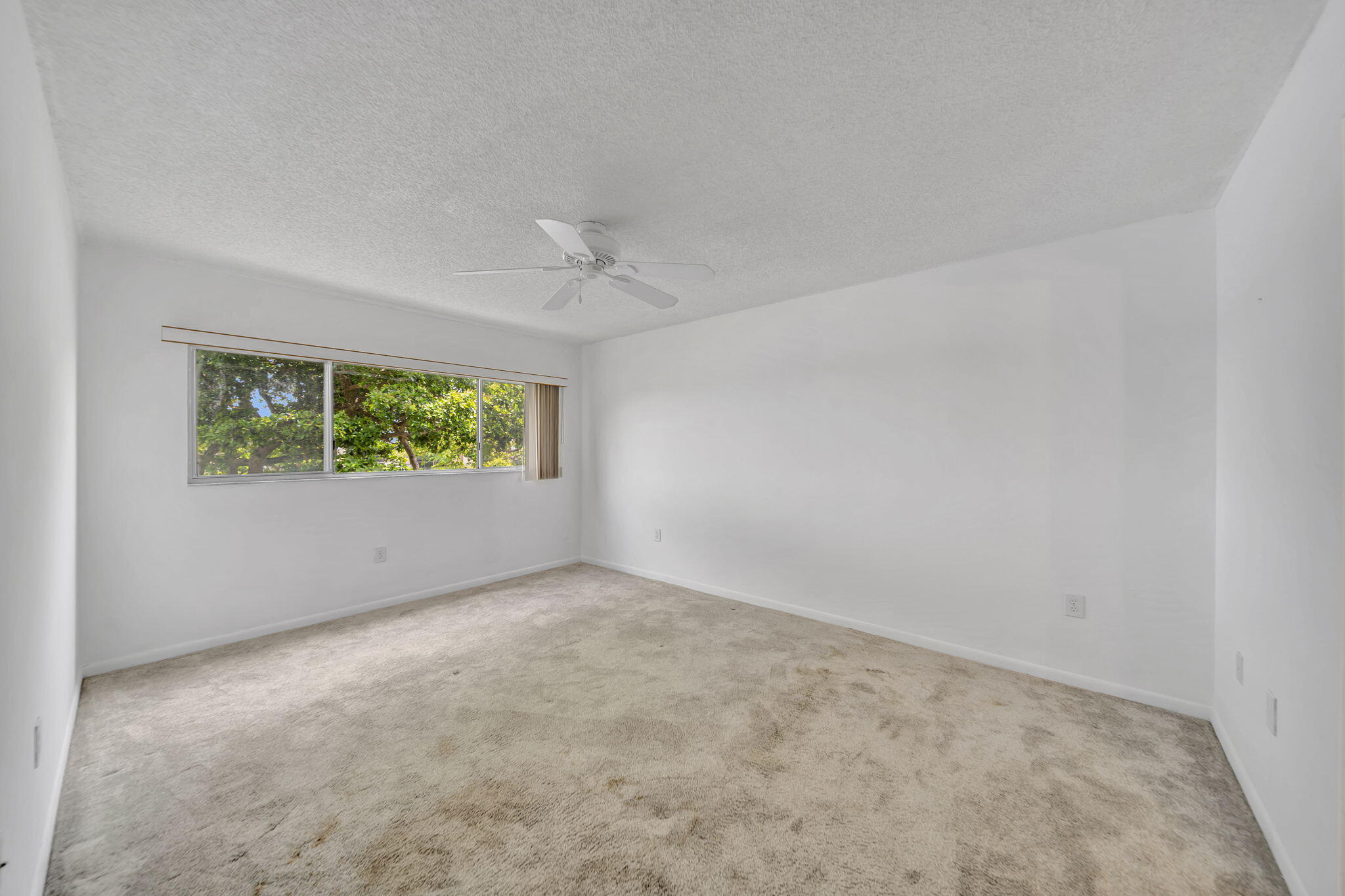 SUFFOLK AT CENTURY VILLAGE - Residential