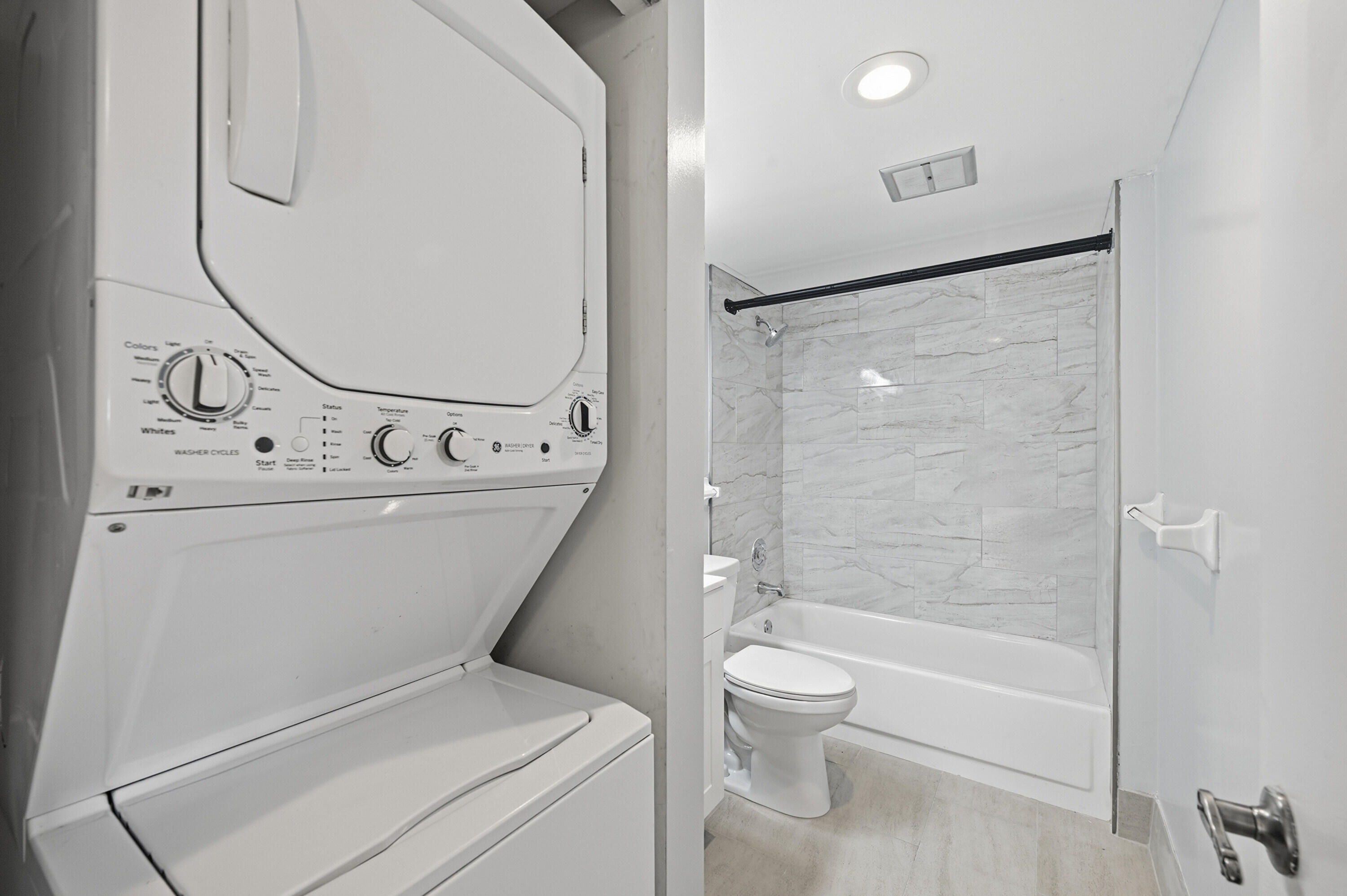 MANORS OF INVERRARY I-4 - Residential Lease