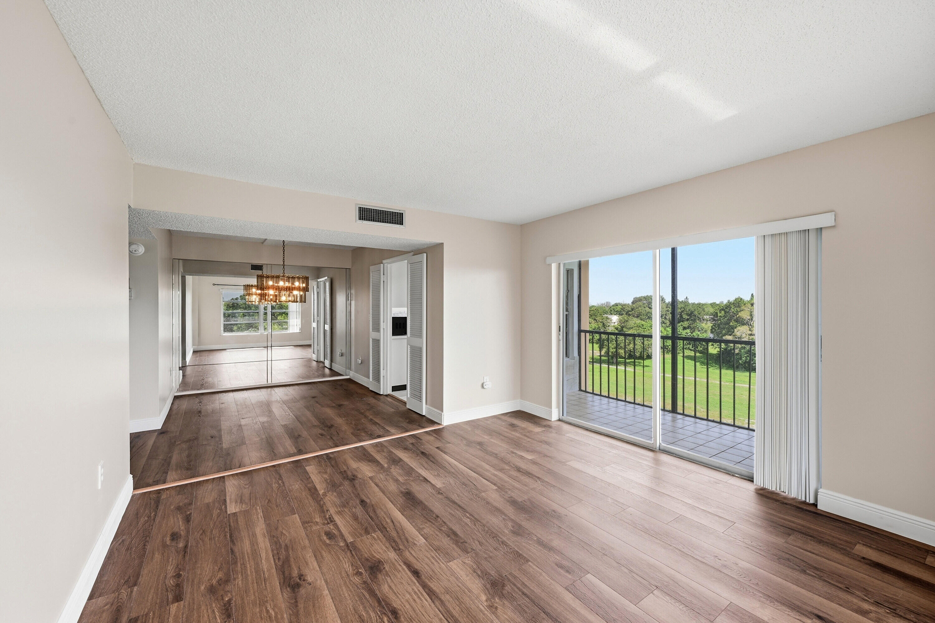 MANORS OF INVERRARY I-4 - Residential Lease