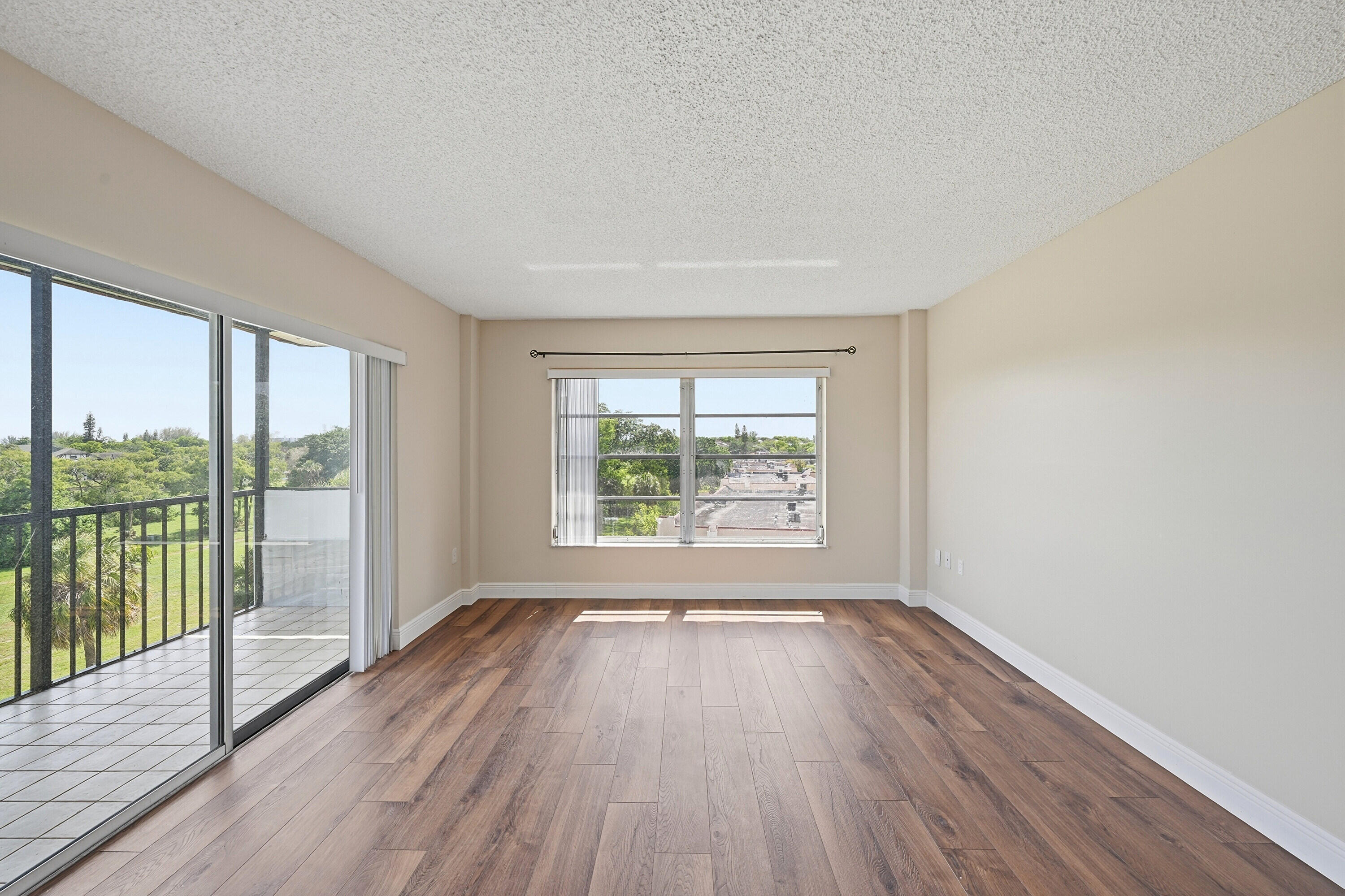 MANORS OF INVERRARY I-4 - Residential Lease