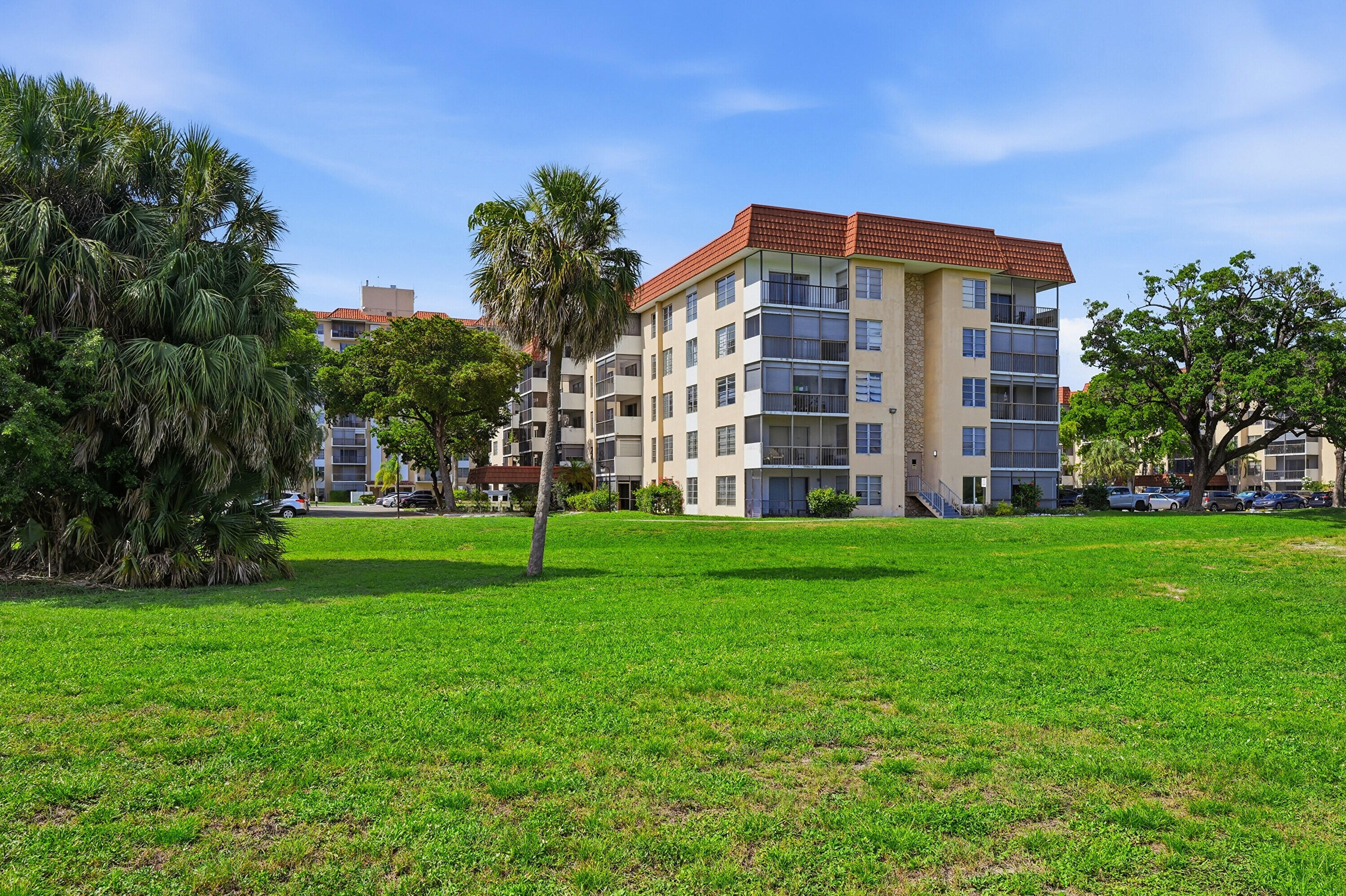 MANORS OF INVERRARY I-4 - Residential Lease