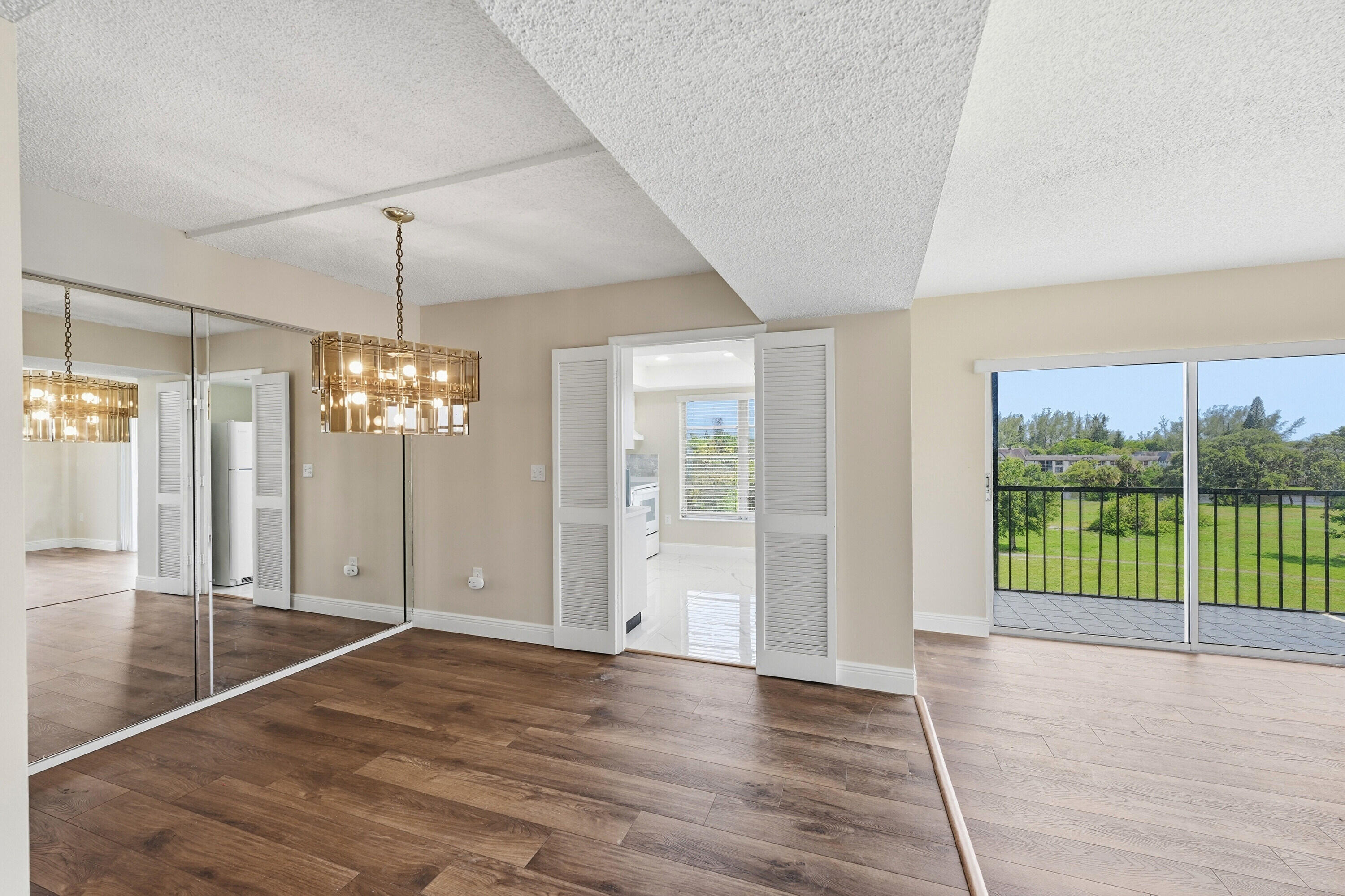 MANORS OF INVERRARY I-4 - Residential Lease