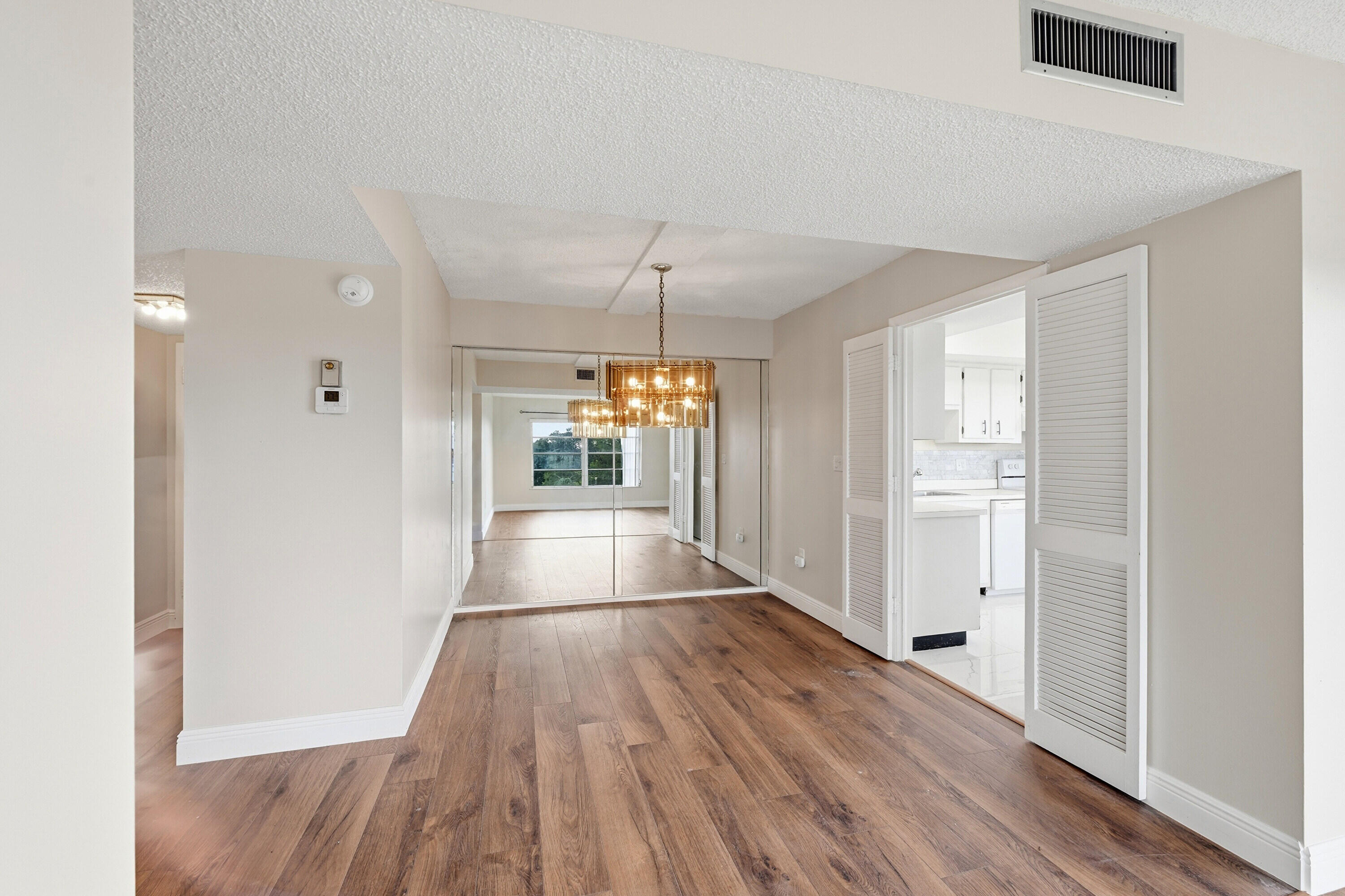 MANORS OF INVERRARY I-4 - Residential Lease