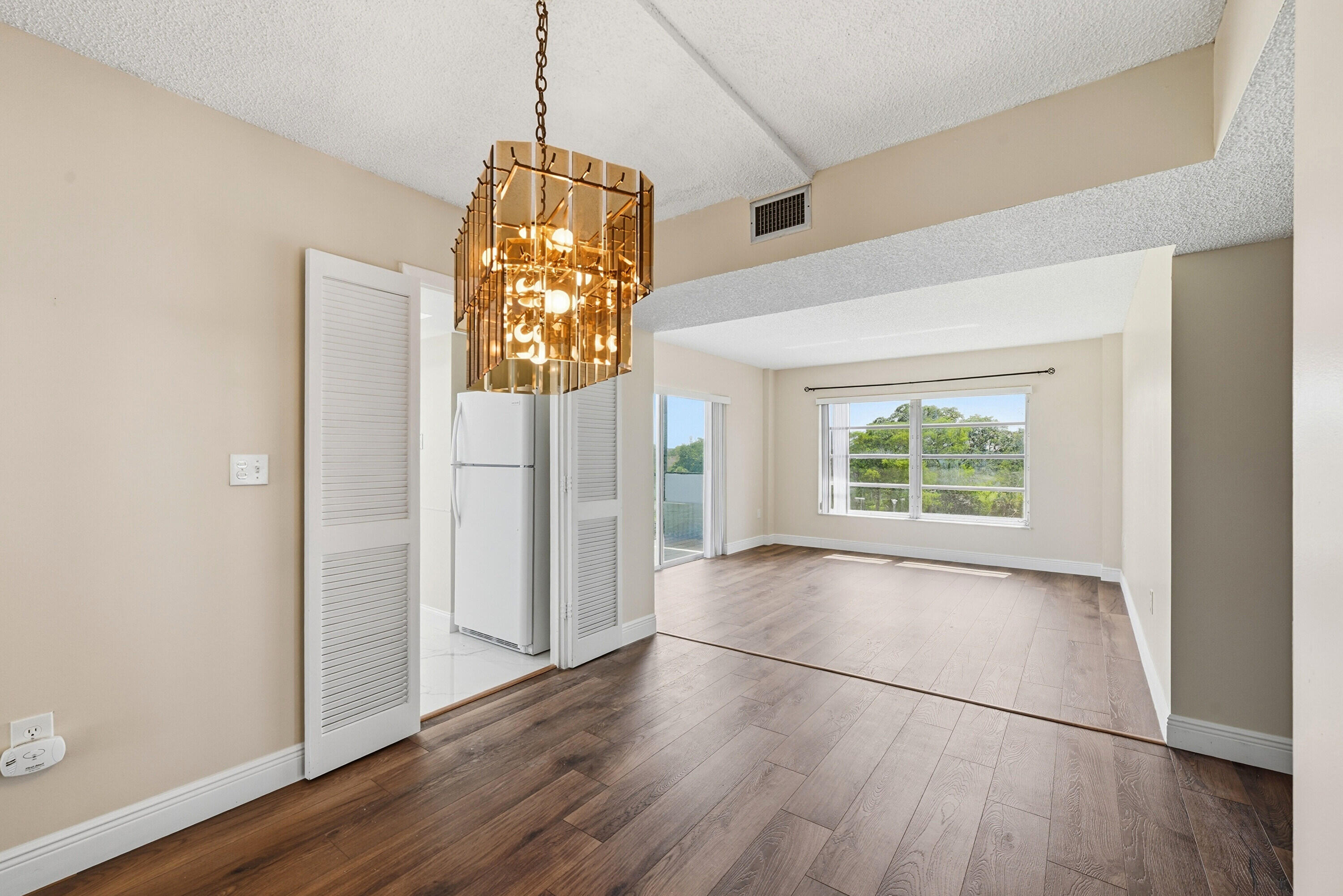 MANORS OF INVERRARY I-4 - Residential Lease
