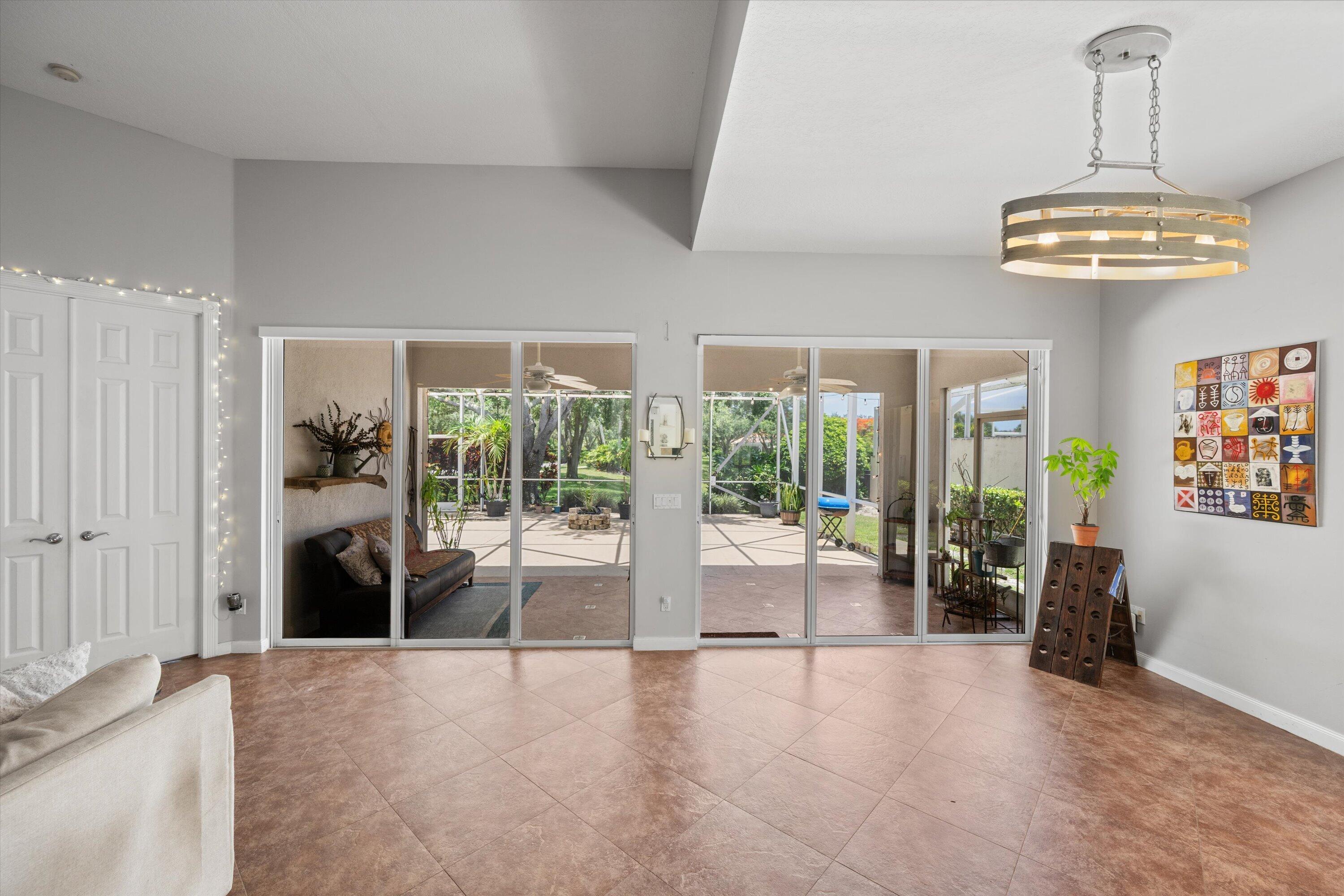 RIVERWALK 3 - Residential