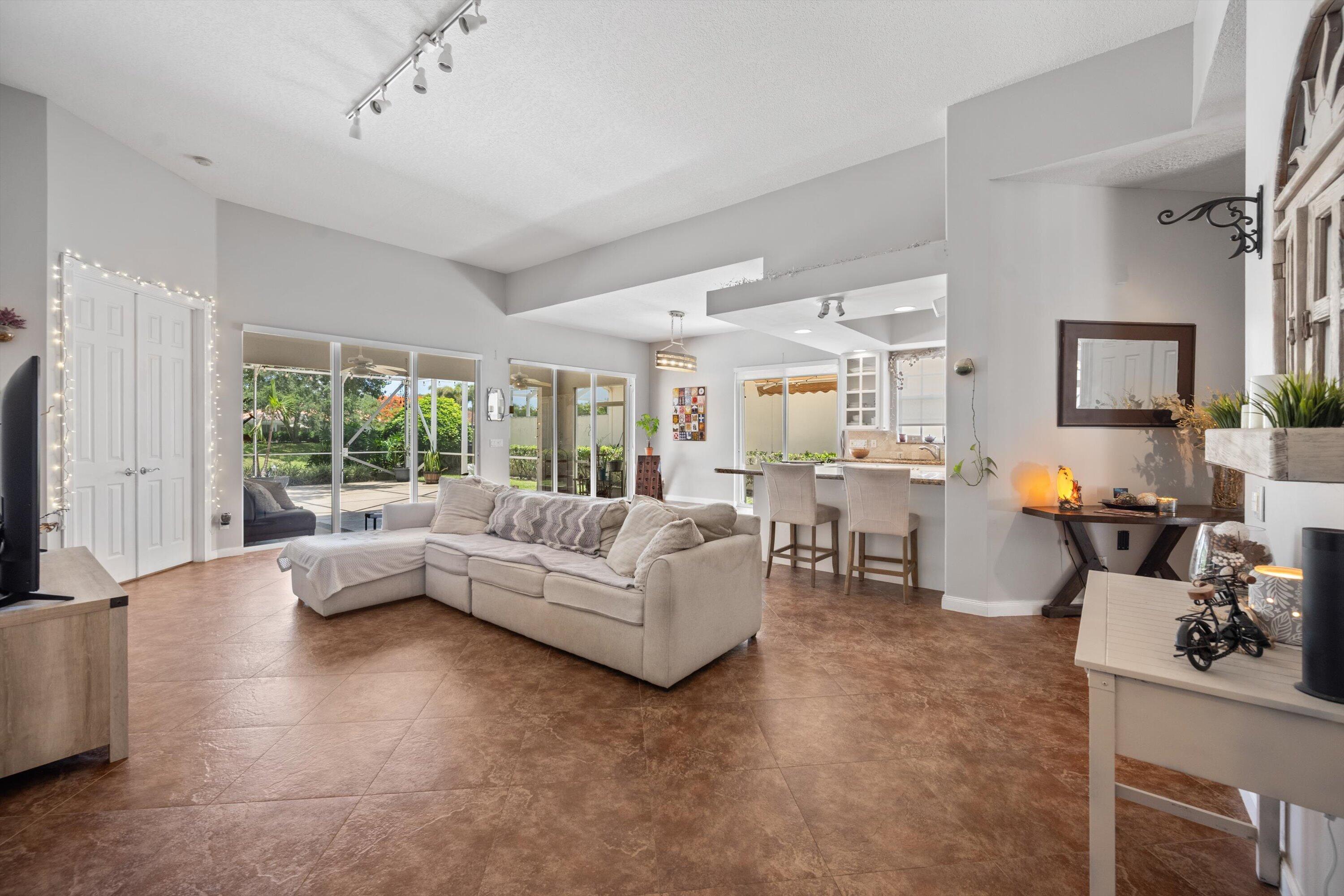 RIVERWALK 3 - Residential