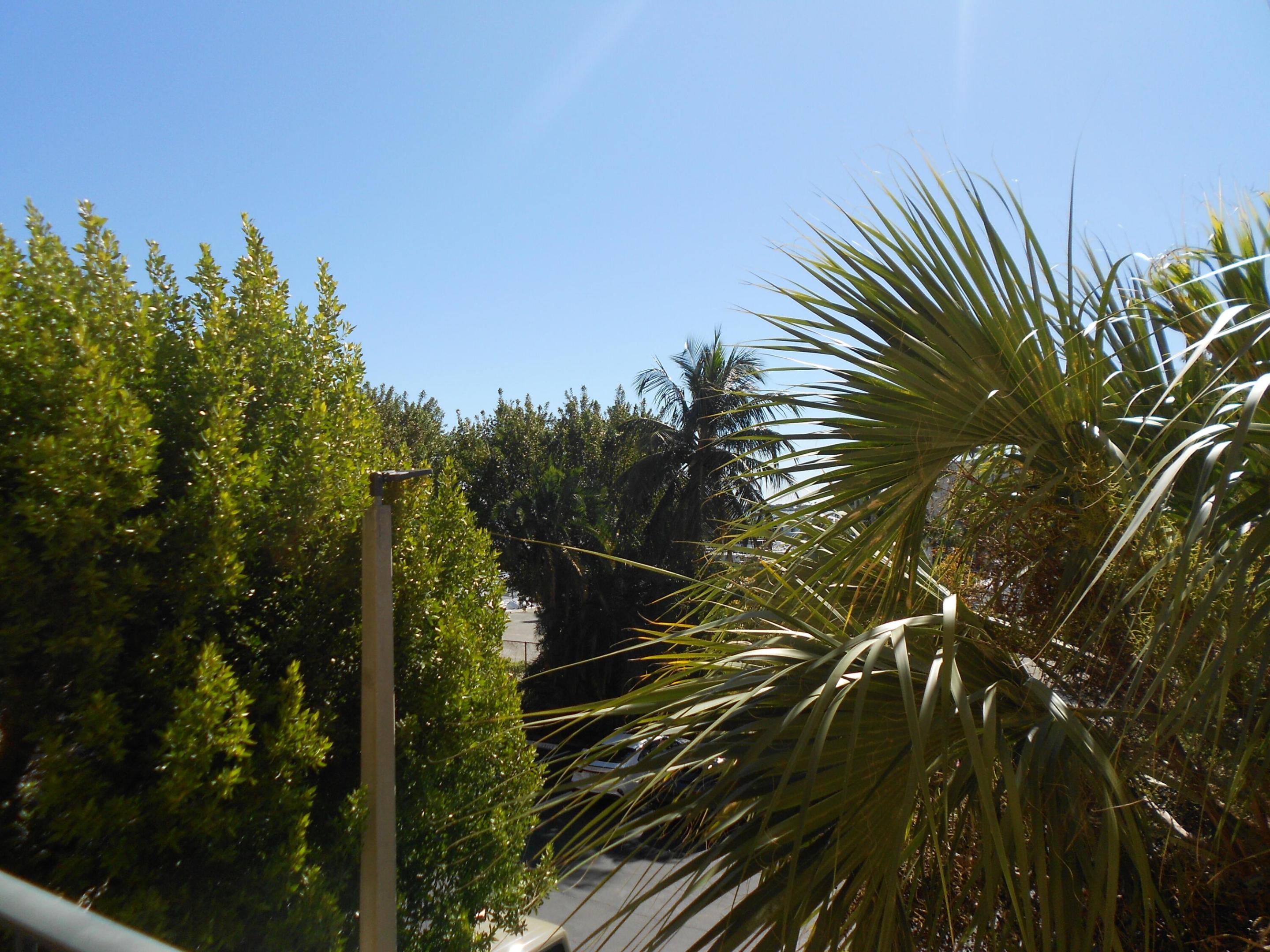 HYPOLUXOS MARINERS CAY CONDO - Residential