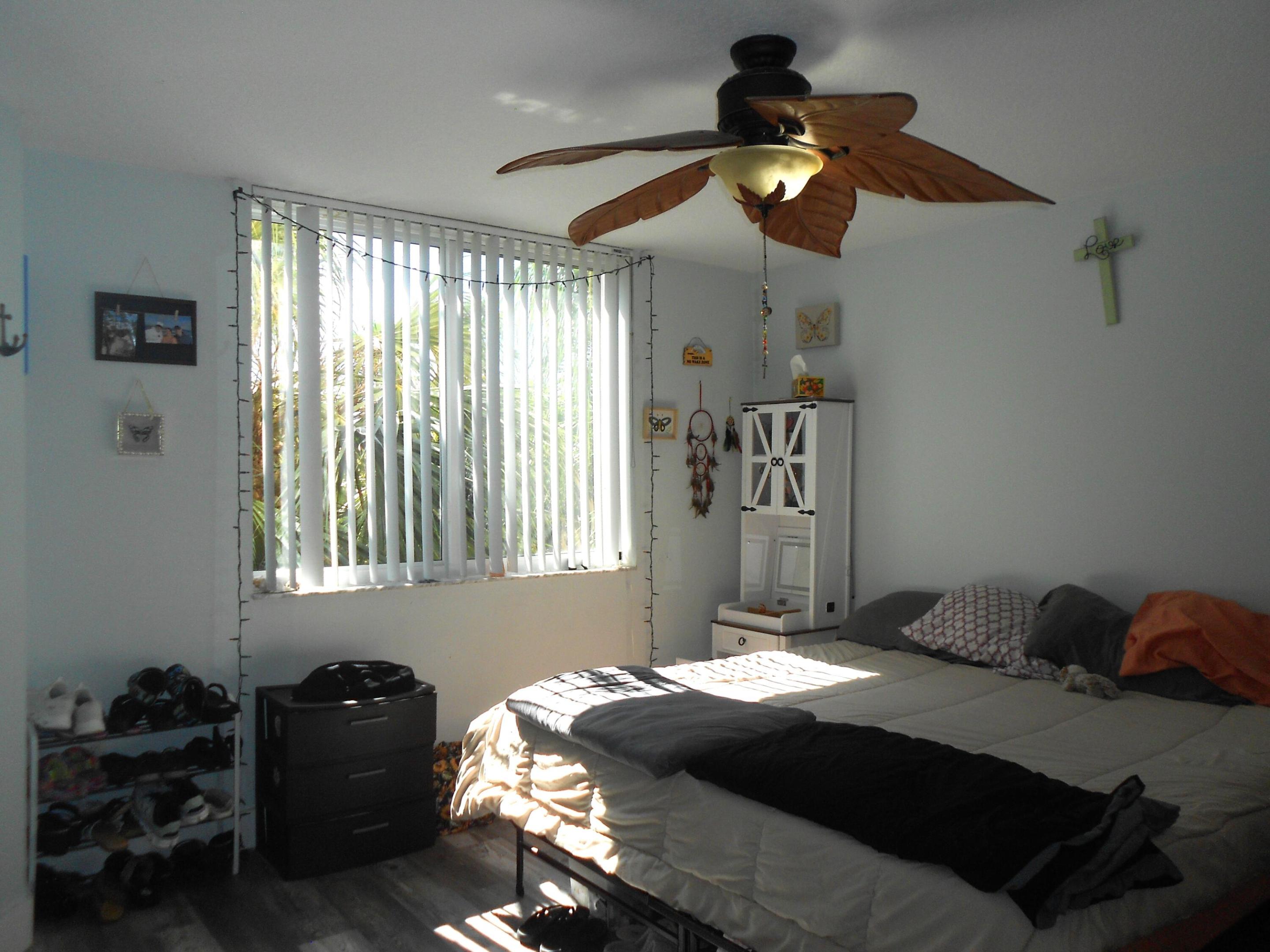 HYPOLUXOS MARINERS CAY CONDO - Residential