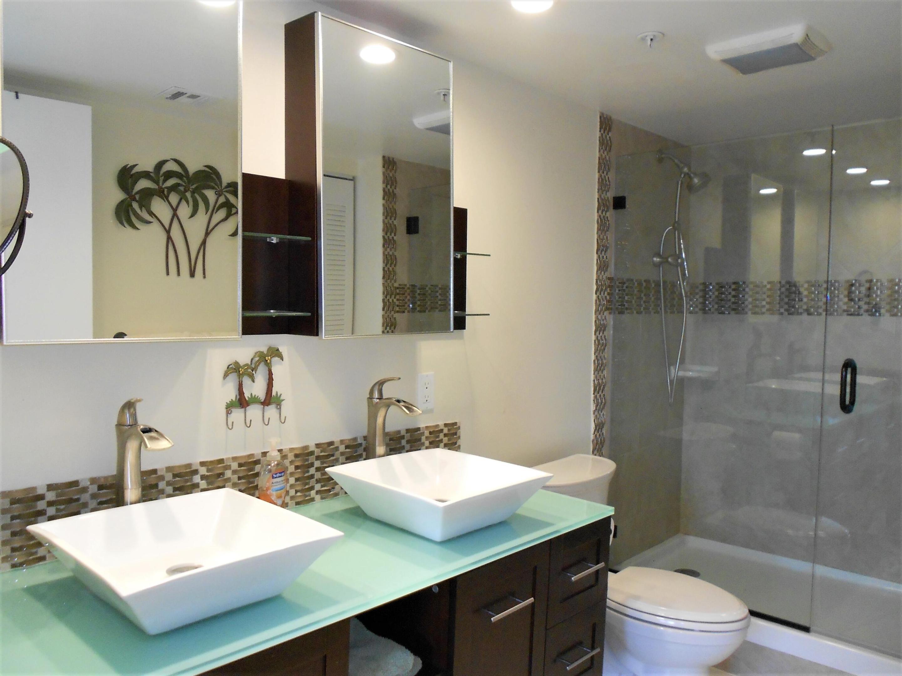 HYPOLUXOS MARINERS CAY CONDO - Residential