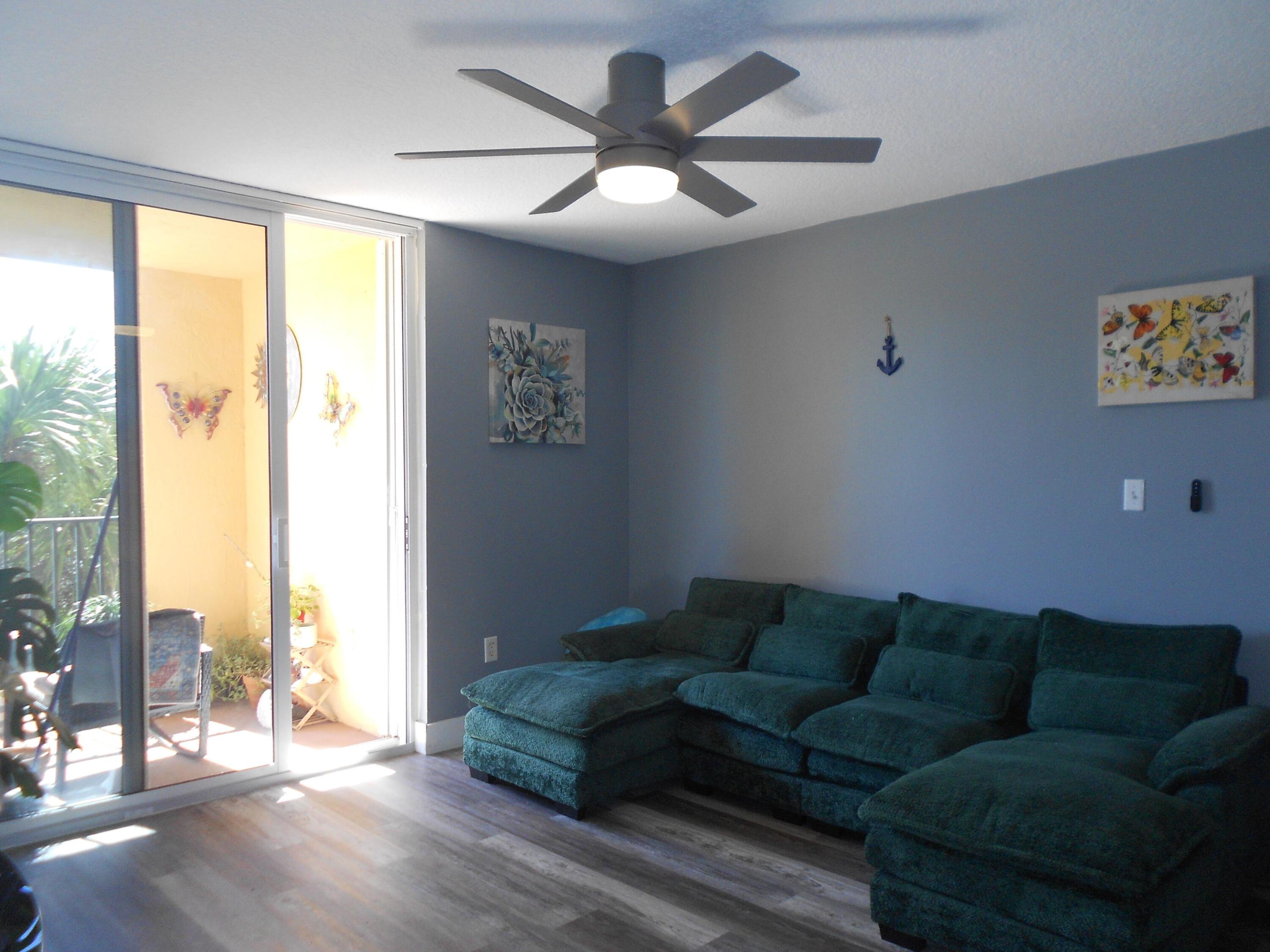 HYPOLUXOS MARINERS CAY CONDO - Residential
