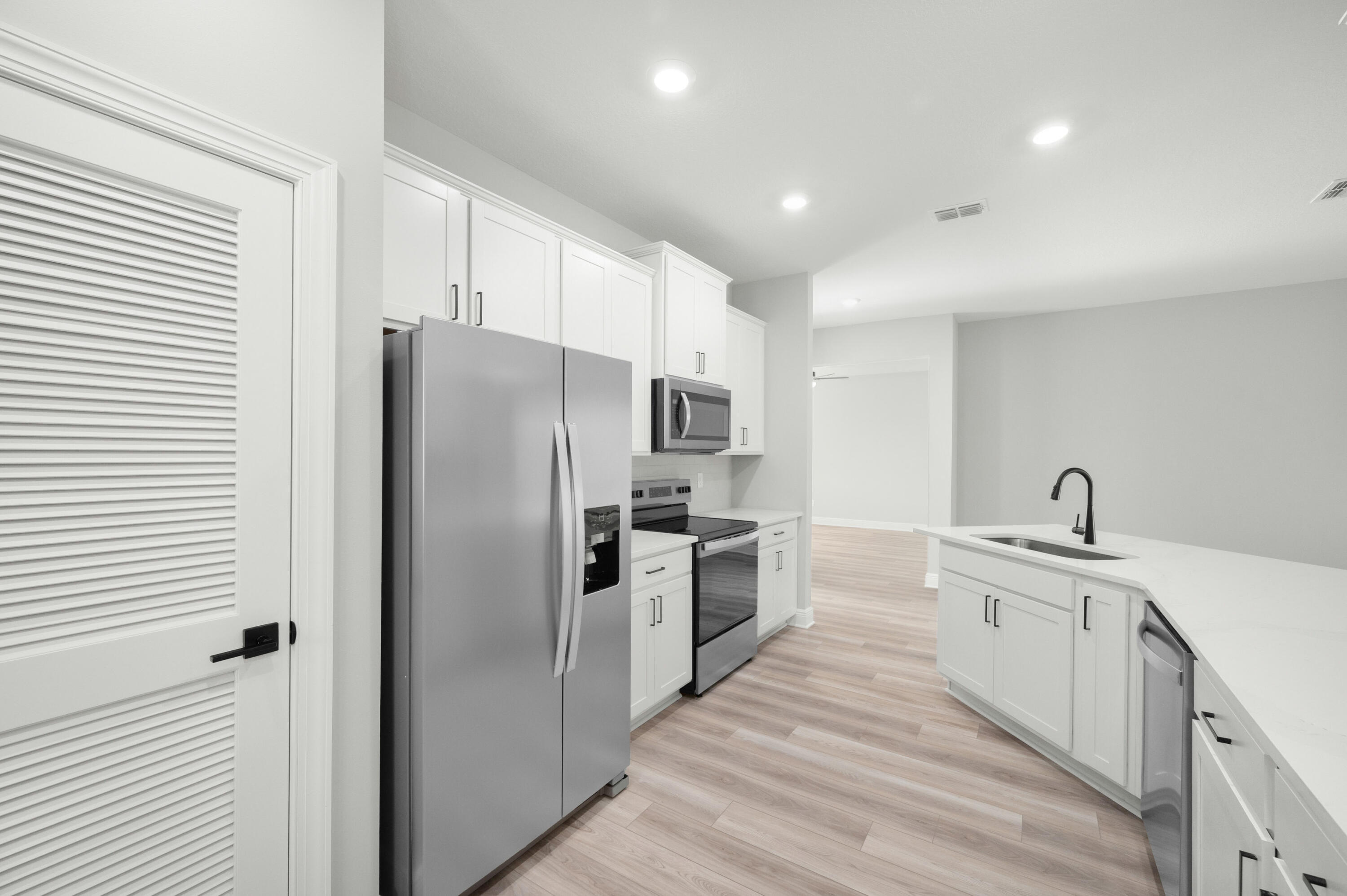 VERO LAKE ESTATES UNIT E - Residential