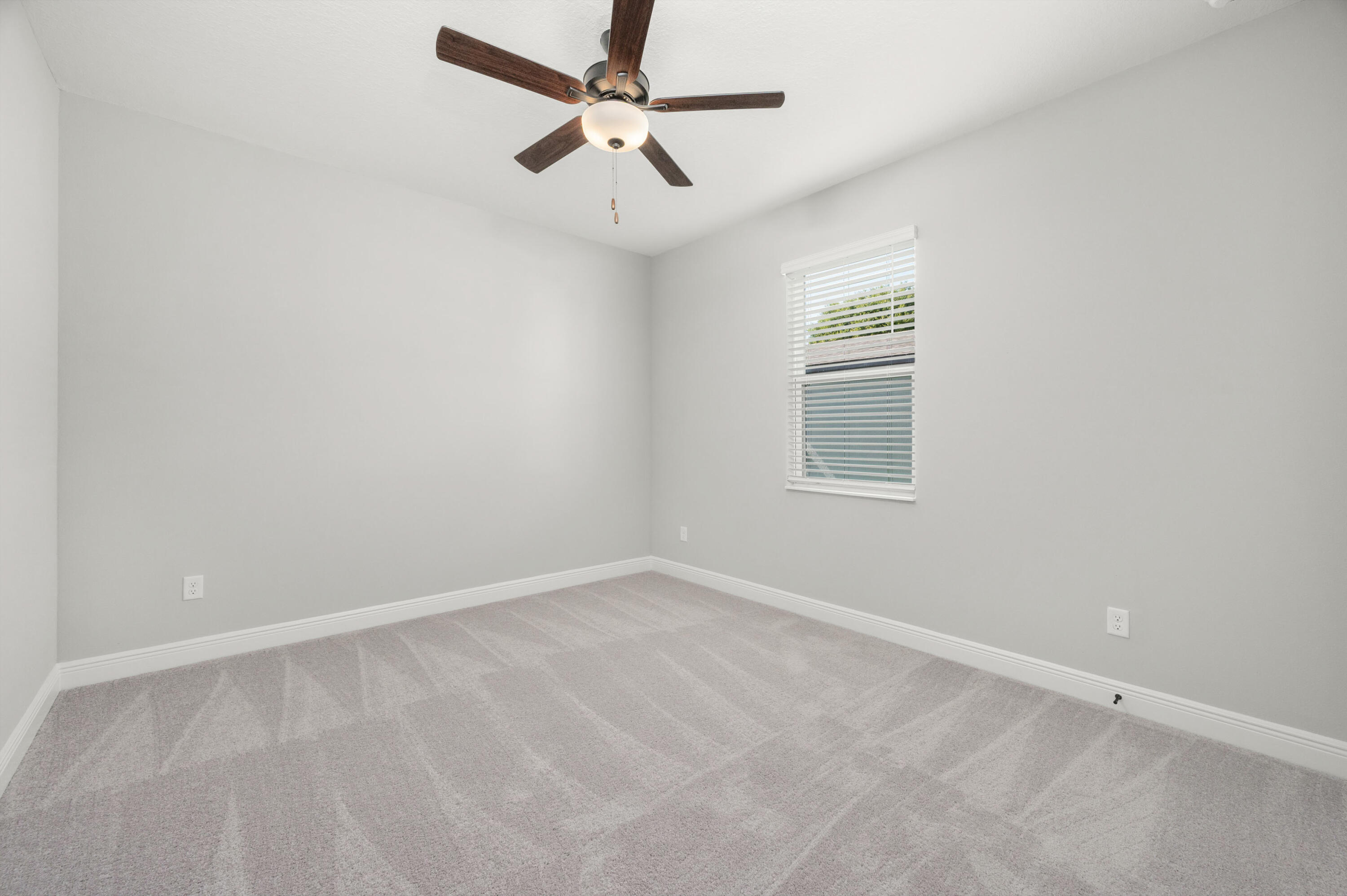 VERO LAKE ESTATES UNIT E - Residential